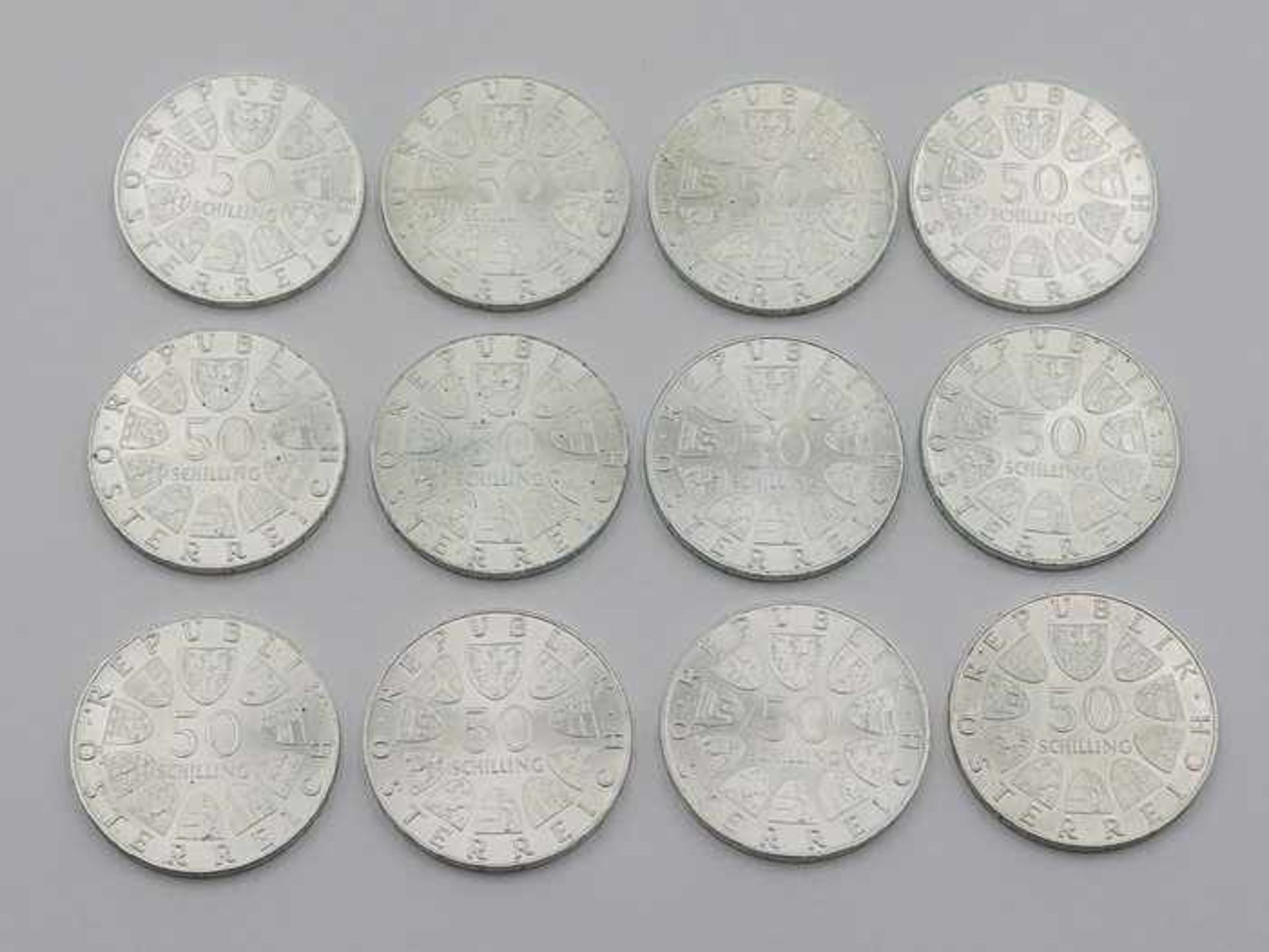 Münzen - ÖsterreichSi 900, Gedenkmünzen, 12 x 50 Schilling, Republik Österreich, av. versch. Motive, - Bild 2 aus 2