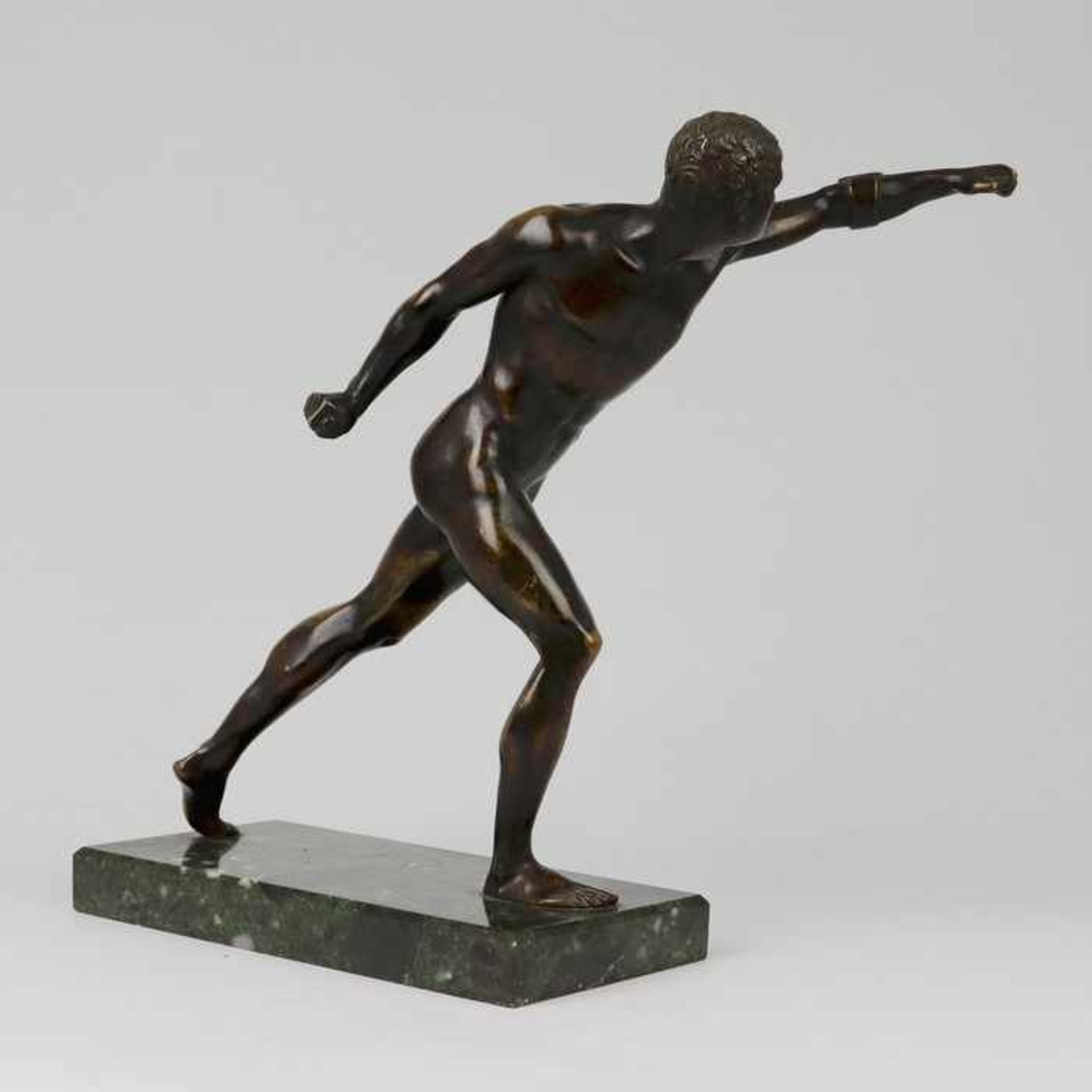 Skulpturum 1900, Bronze, patiniert, Borghesischer Fechter, vollplastischer Männerakt m. - Bild 3 aus 4