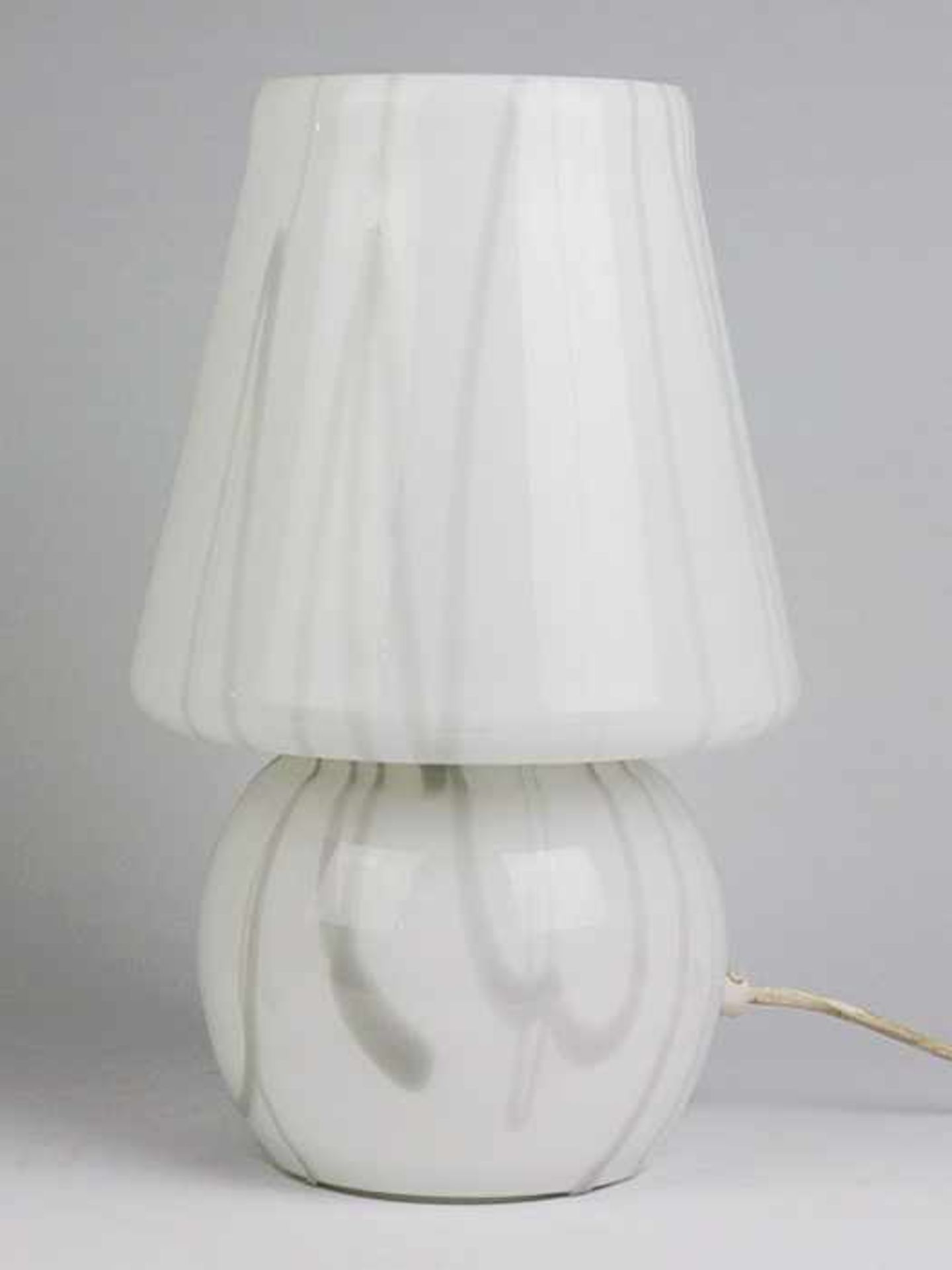 Tischlampe - Murano1970er J., Italien, us. Reste Klebeetikett Vetri Murano, 1-flammig, weiß