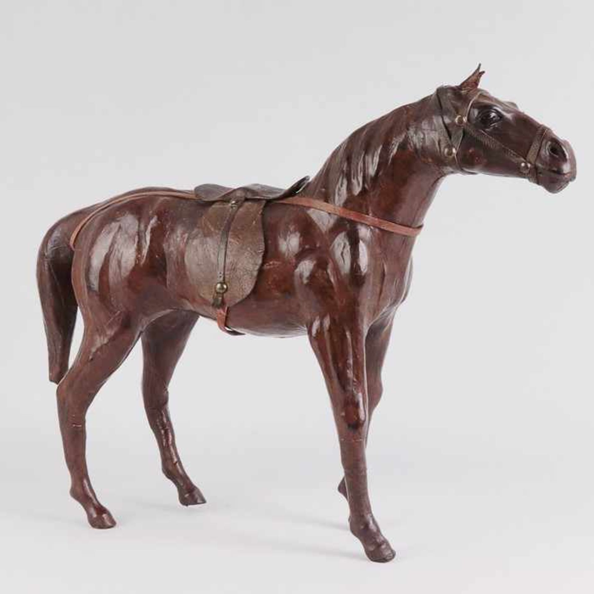 Pferd - Figurvollplast., naturalist. gestaltete Figur eines Pferdes, lederbezogen, Glasaugen, mit