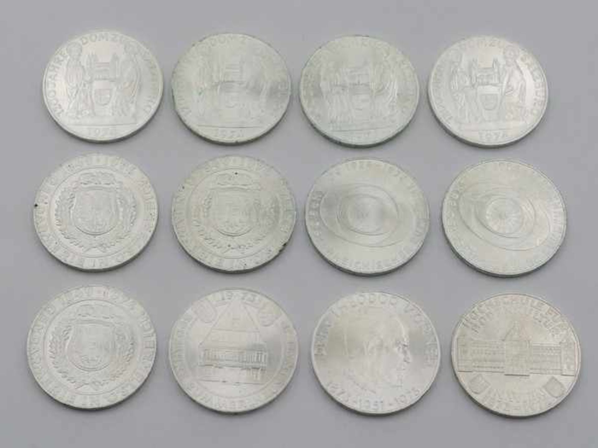 Münzen - ÖsterreichSi 900, Gedenkmünzen, 12 x 50 Schilling, Republik Österreich, av. versch. Motive,