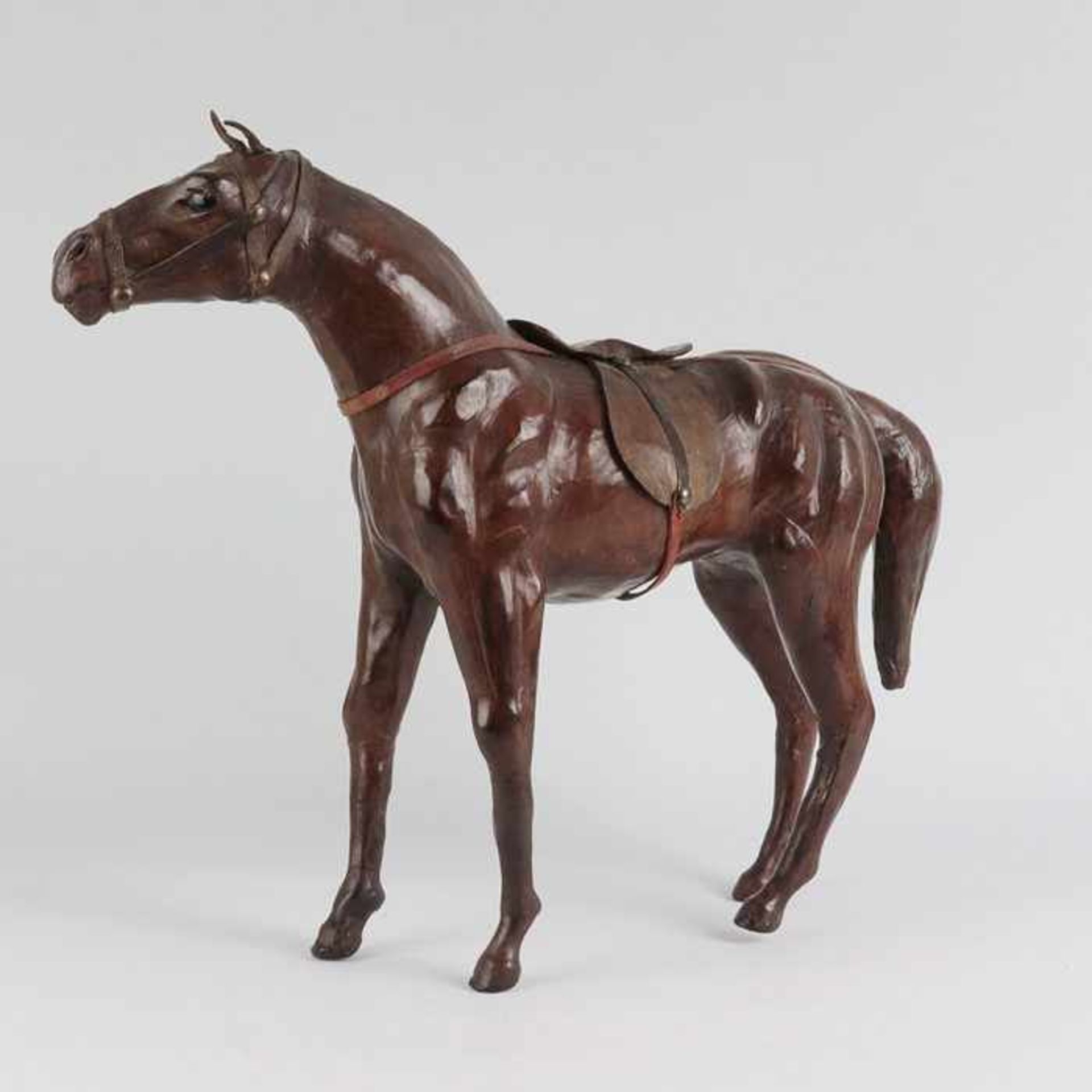 Pferd - Figurvollplast., naturalist. gestaltete Figur eines Pferdes, lederbezogen, Glasaugen, mit - Bild 2 aus 3