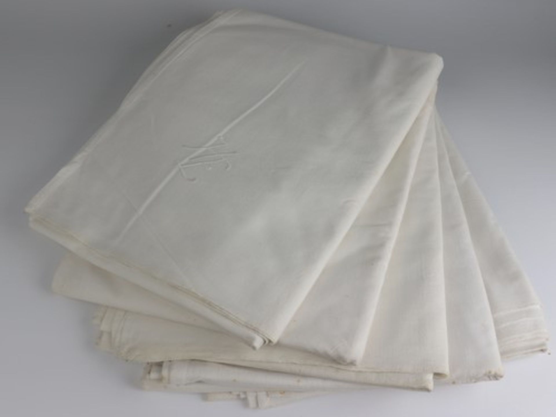 Bettlaken5 St., weiß, Monogr. "HE", gewaschen, Stock- u. Liegeflecken, ca. 240 x 160 cm