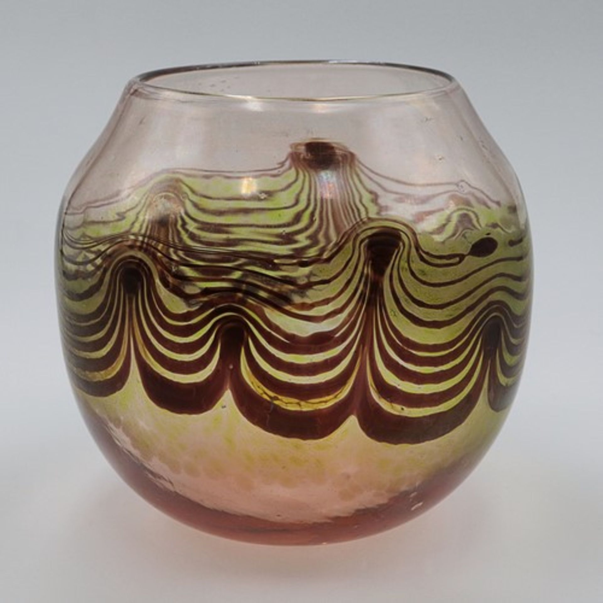 Studioglas - Vase1976, wohl Zwiesel, farbloses Glas, nach unten hin pfirsichfarbend verlaufend,