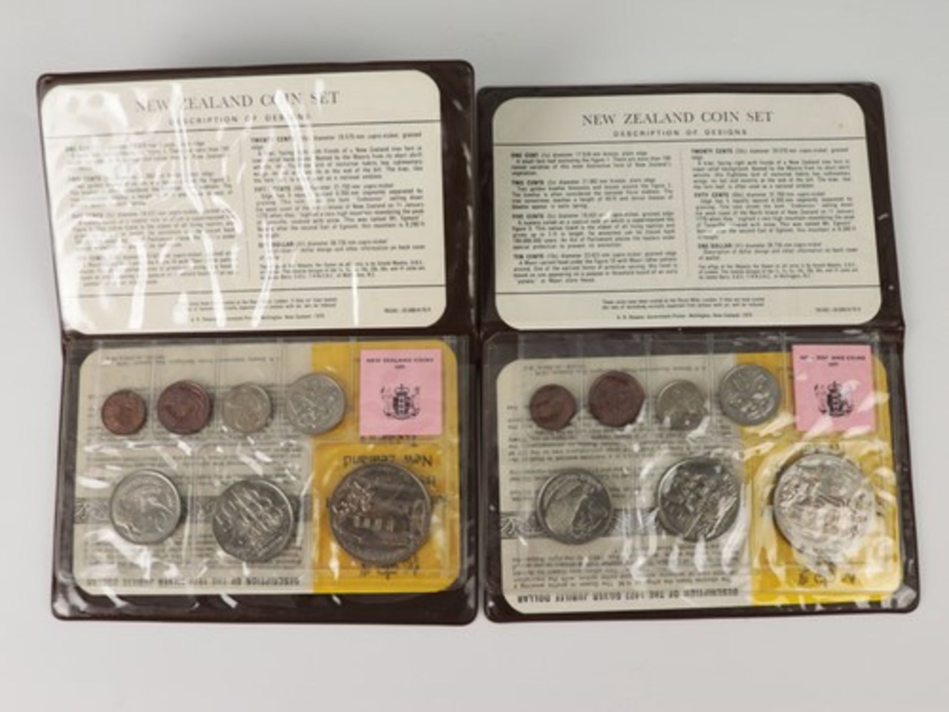 Münzsatz - Neuseeland2x kl. Alben, 1977, Bronze/Kupfer-Nickel, 7x Gedenkmünzen m. Königen - Bild 2 aus 2