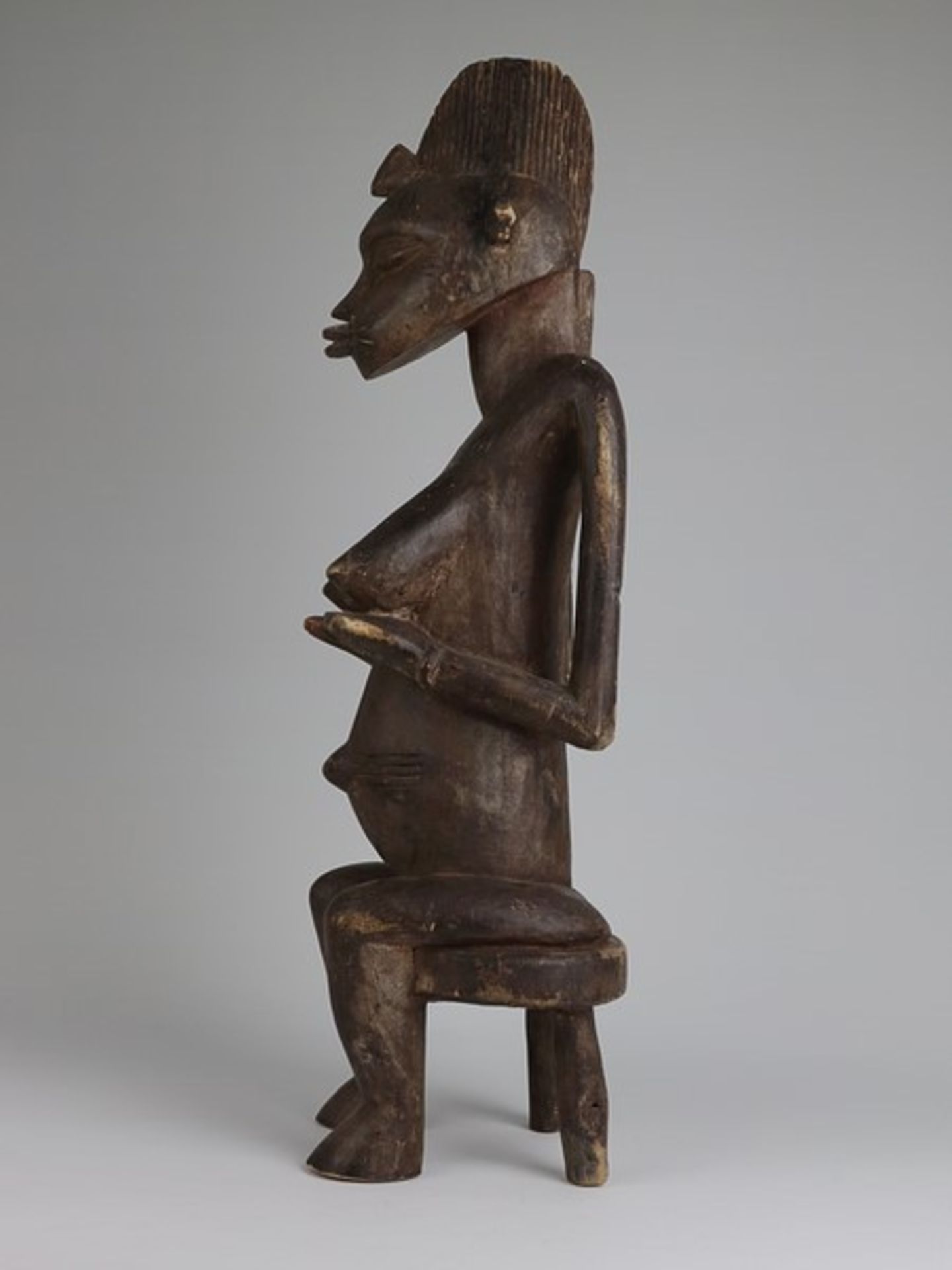 Holzfigur20.Jh., Afrika, vollplastische Holzschnitzerei, sitzende, weibliche Fruchtbarkeitsfigur, - Bild 3 aus 5