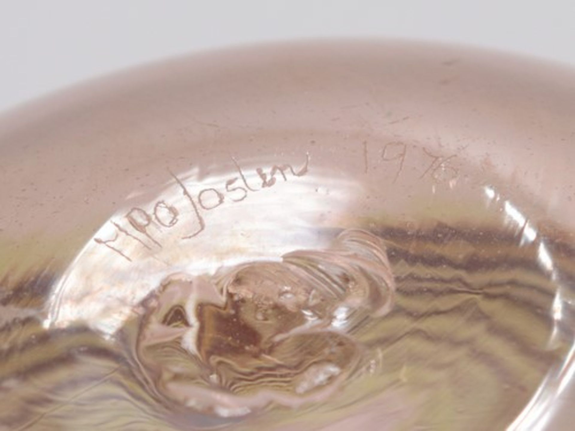 Studioglas - Vase1976, wohl Zwiesel, farbloses Glas, nach unten hin pfirsichfarbend verlaufend, - Bild 4 aus 4