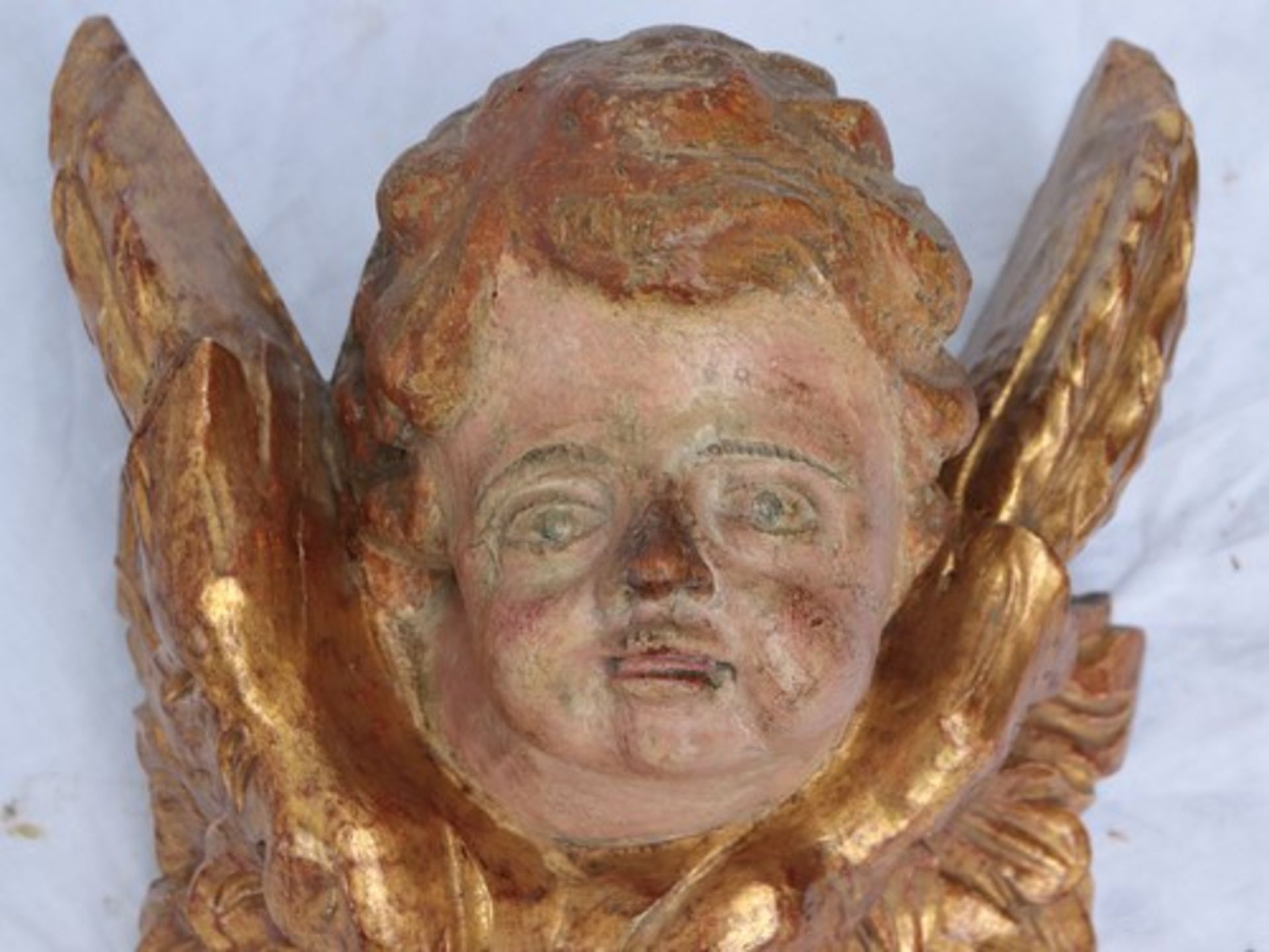 Engelskopf18./19.Jh., Holz, geschnitzt, halbplast. Kopf mit Flügeln in einem Akanthusblatt - Bild 6 aus 6