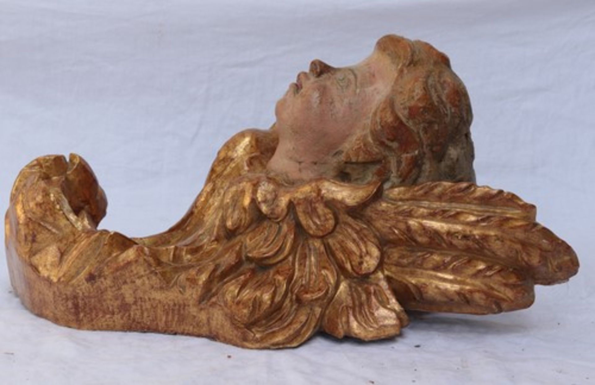 Engelskopf18./19.Jh., Holz, geschnitzt, halbplast. Kopf mit Flügeln in einem Akanthusblatt - Bild 2 aus 6