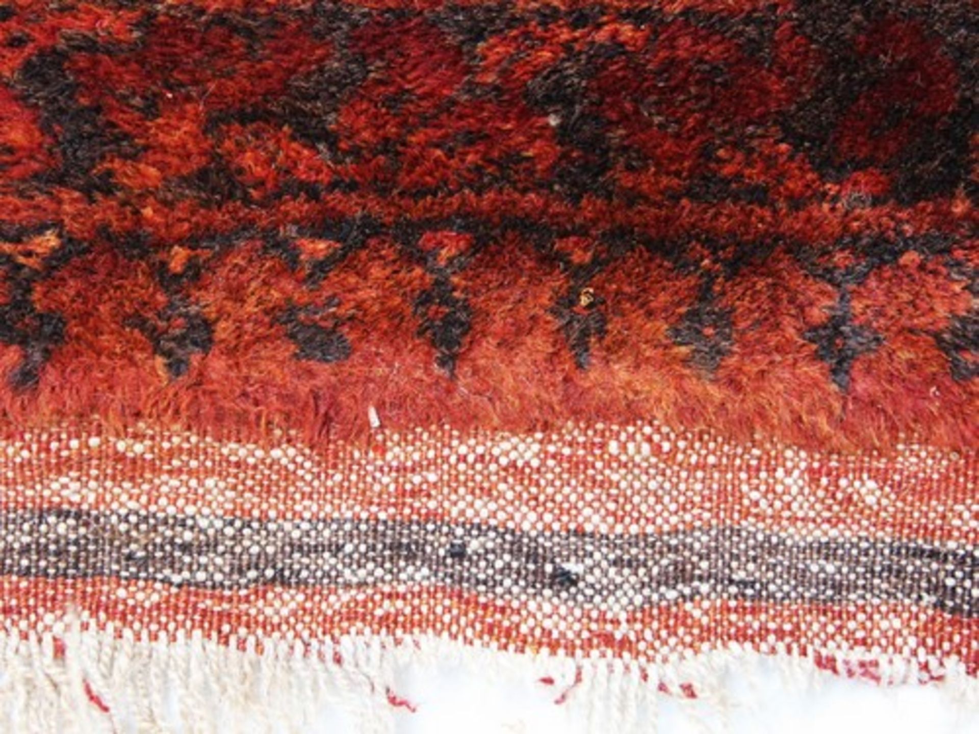 OrientteppichAfghanistan, Wolle/Wolle, hoher Flor, rot/gold, schwarz, mehrfach Bordüre, im Feld 2 - Image 3 of 8