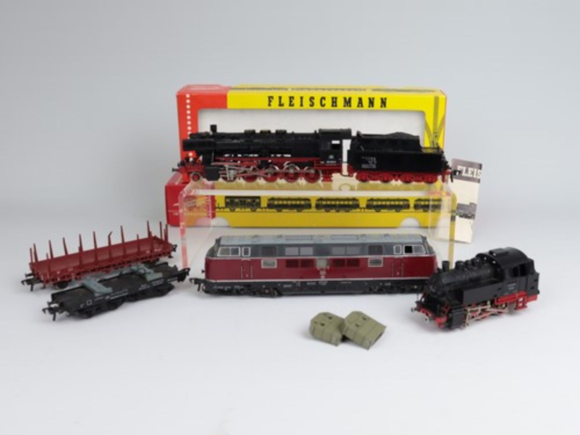 Fleischmann - Lokomotiven3 St., Spur H0, Kunststoff/Metall, schwarz u. rot gefasst, Deutsche Bahn/