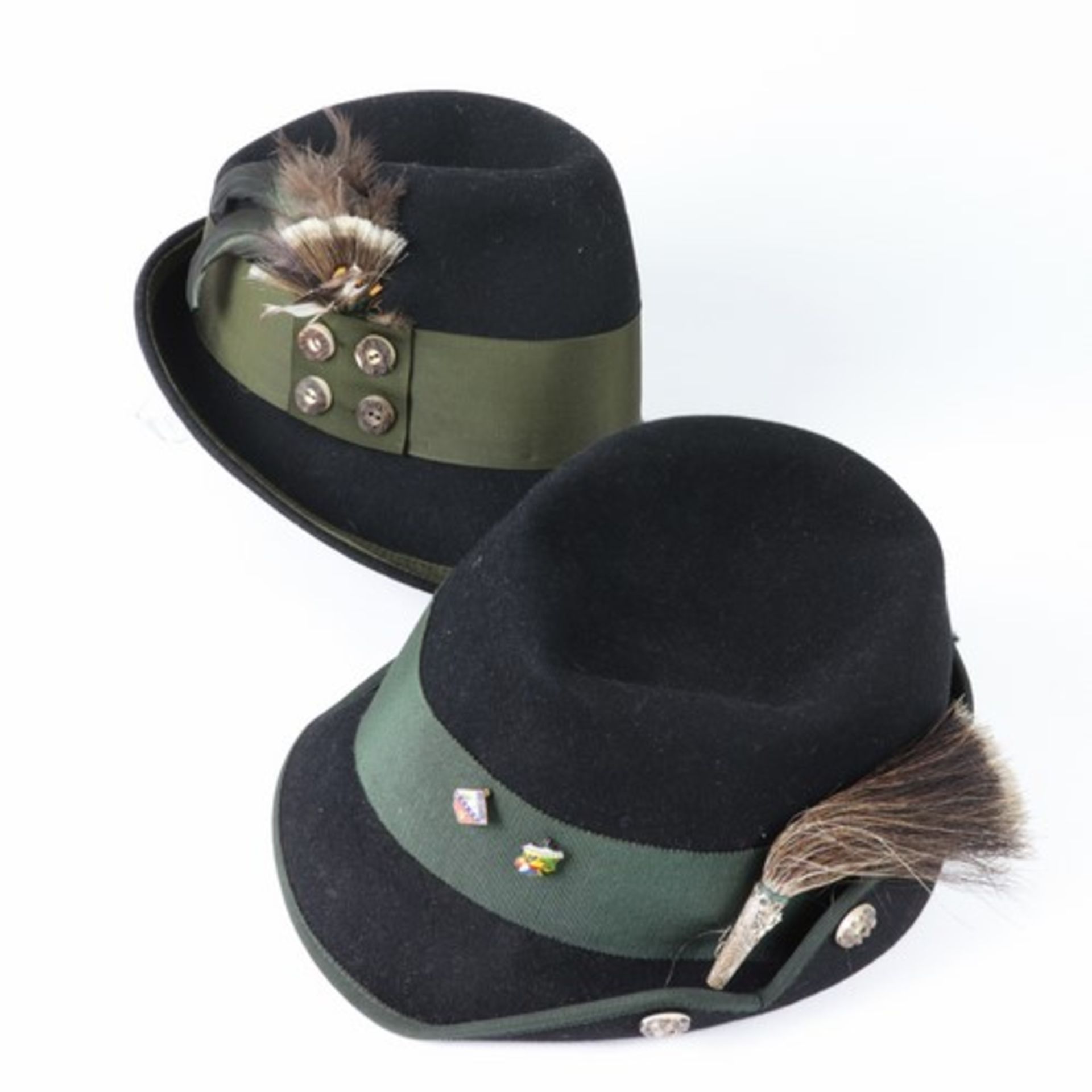 Trachtenhüte2 St., Damenhüte, dabei Original Ischler Hut, ausstaffiert mit Hirschhornknöpfen u.