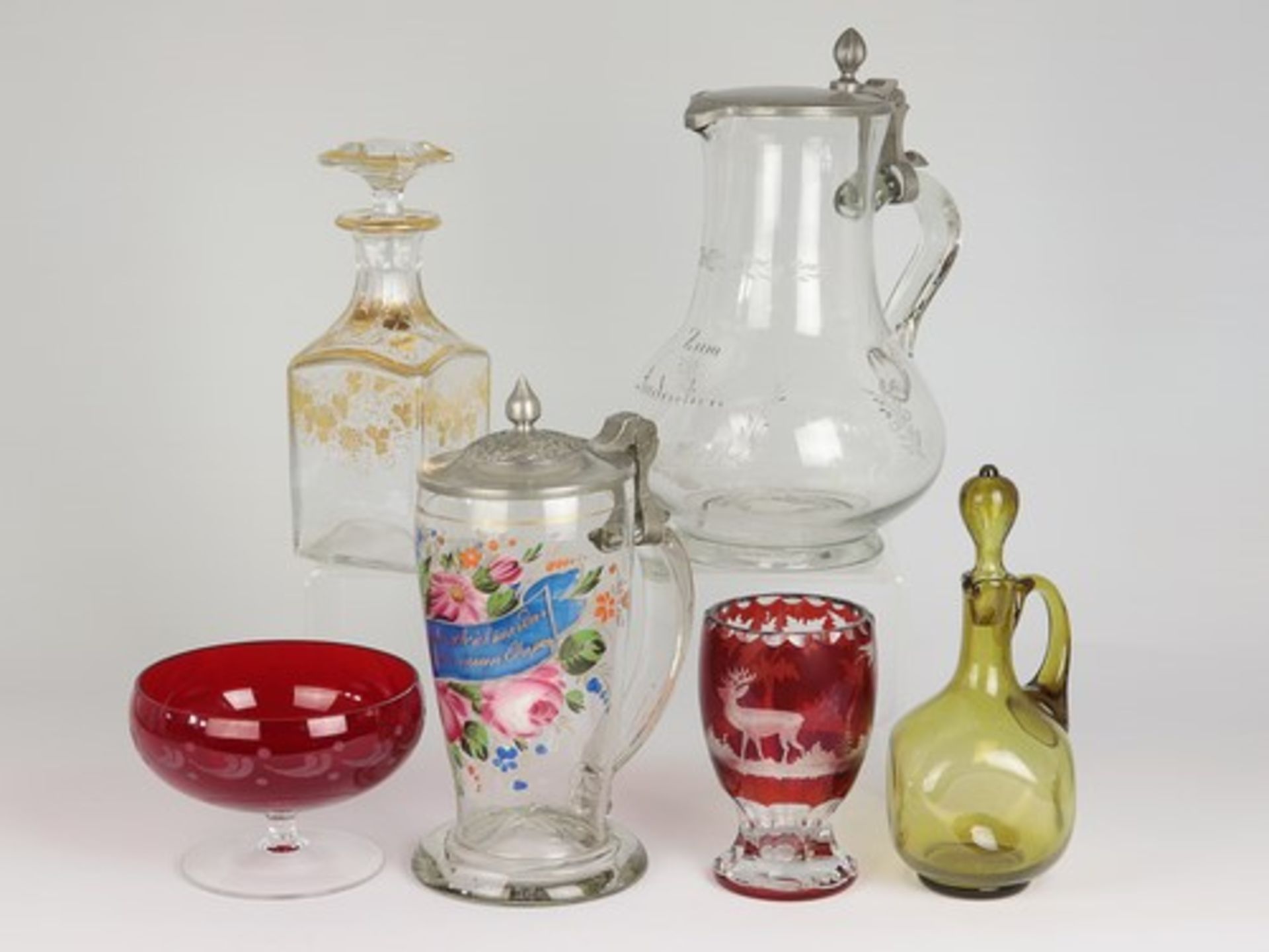 Konvoluttlw. 19. Jh., Biedermeier, Böhmen, 6 St., Kanne, Karaffen, Fußschale, Fußglas u. gr.