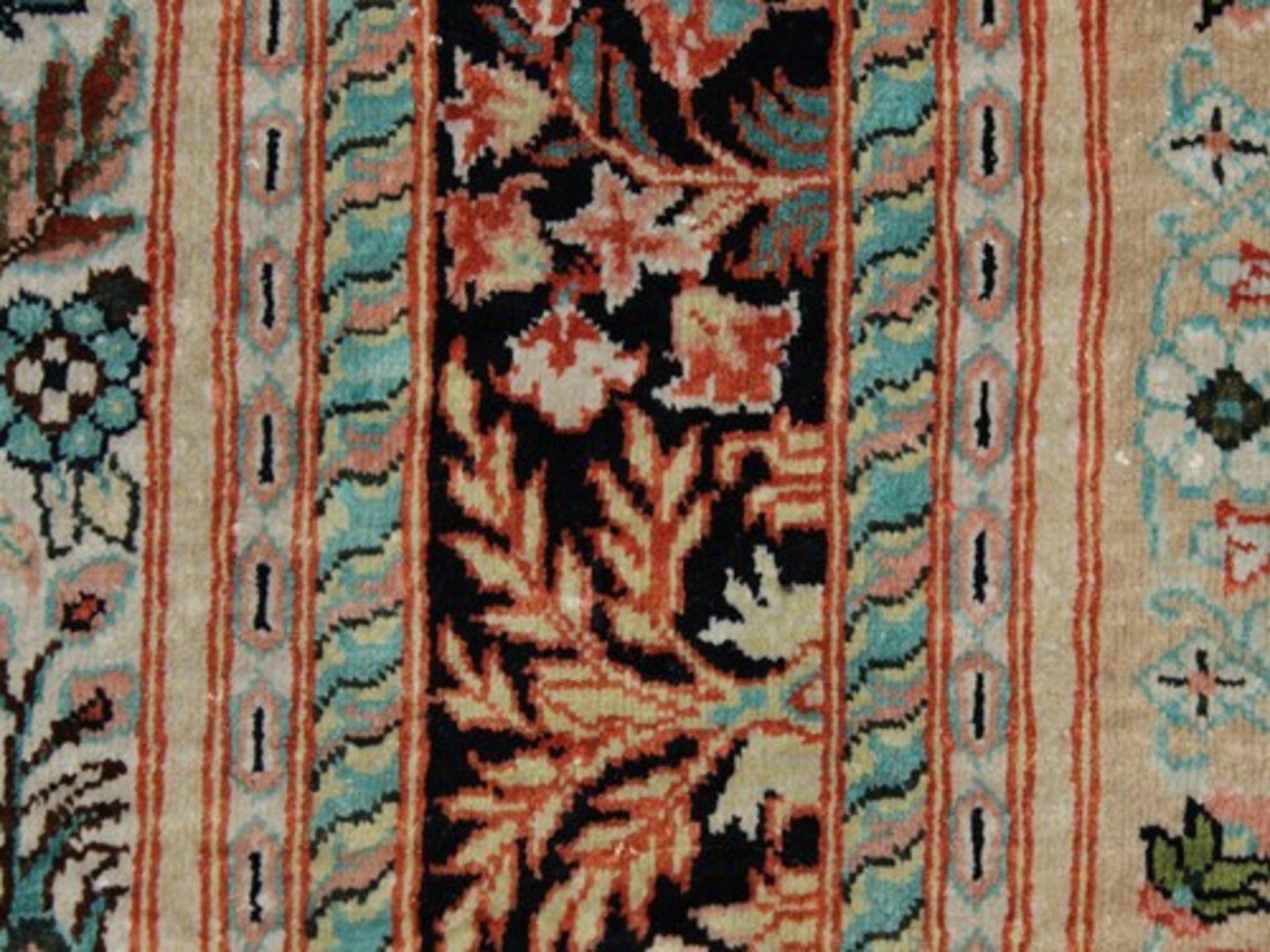 OrientseidenbrückeSeide/Seide, Gebetsteppich, floral, Nische mit Vase u. Ampel, dunkle Hauptbordüre, - Image 2 of 3