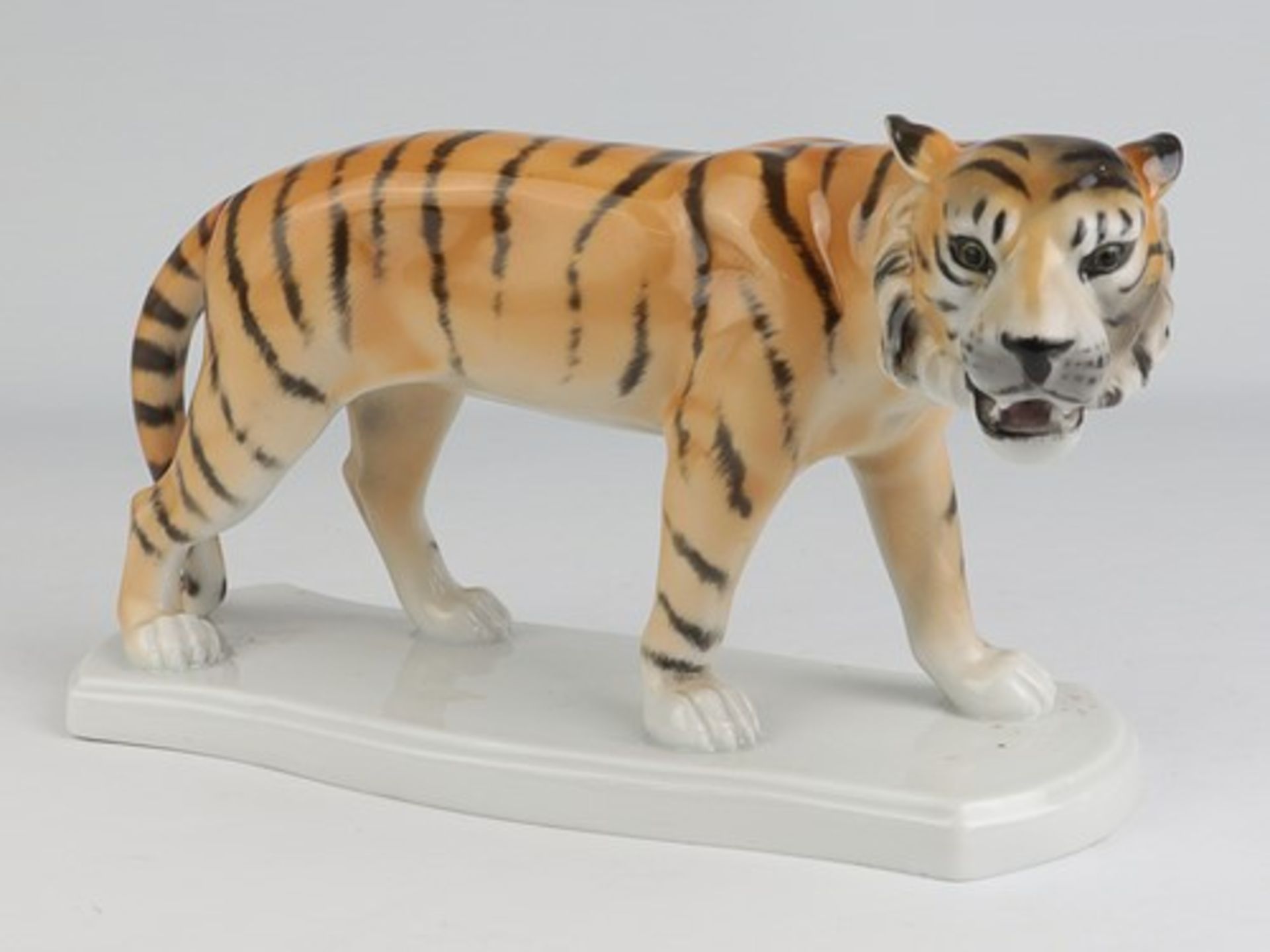 Fasold & Stauch - Figurgrüne Marke, Modellnr. 16328, geschwungener Stand, stehender Tiger, min.