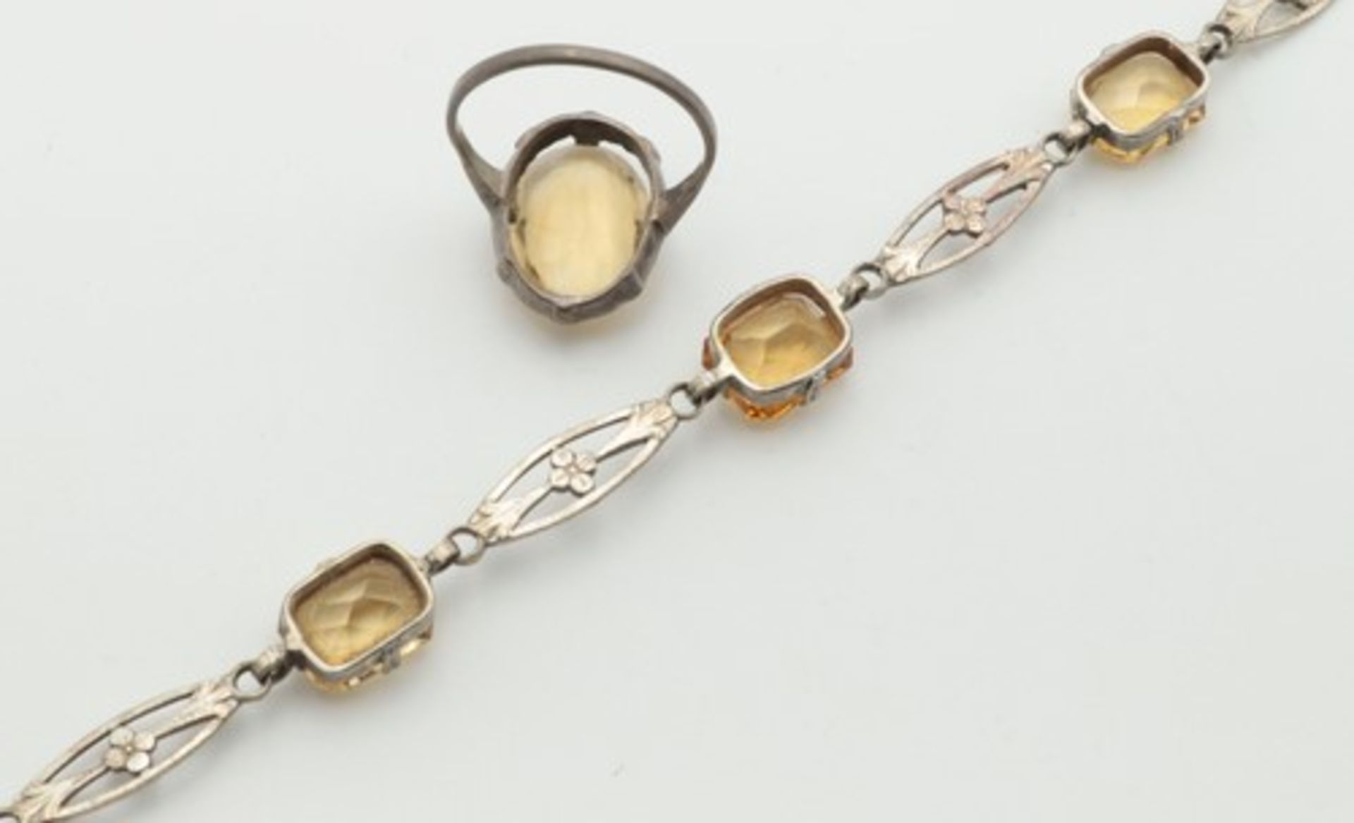 ArmbandSi, ovale, floral durchbrochene Glieder mit rechteckigen Zwischengliedern, diese besetzt - Bild 3 aus 3