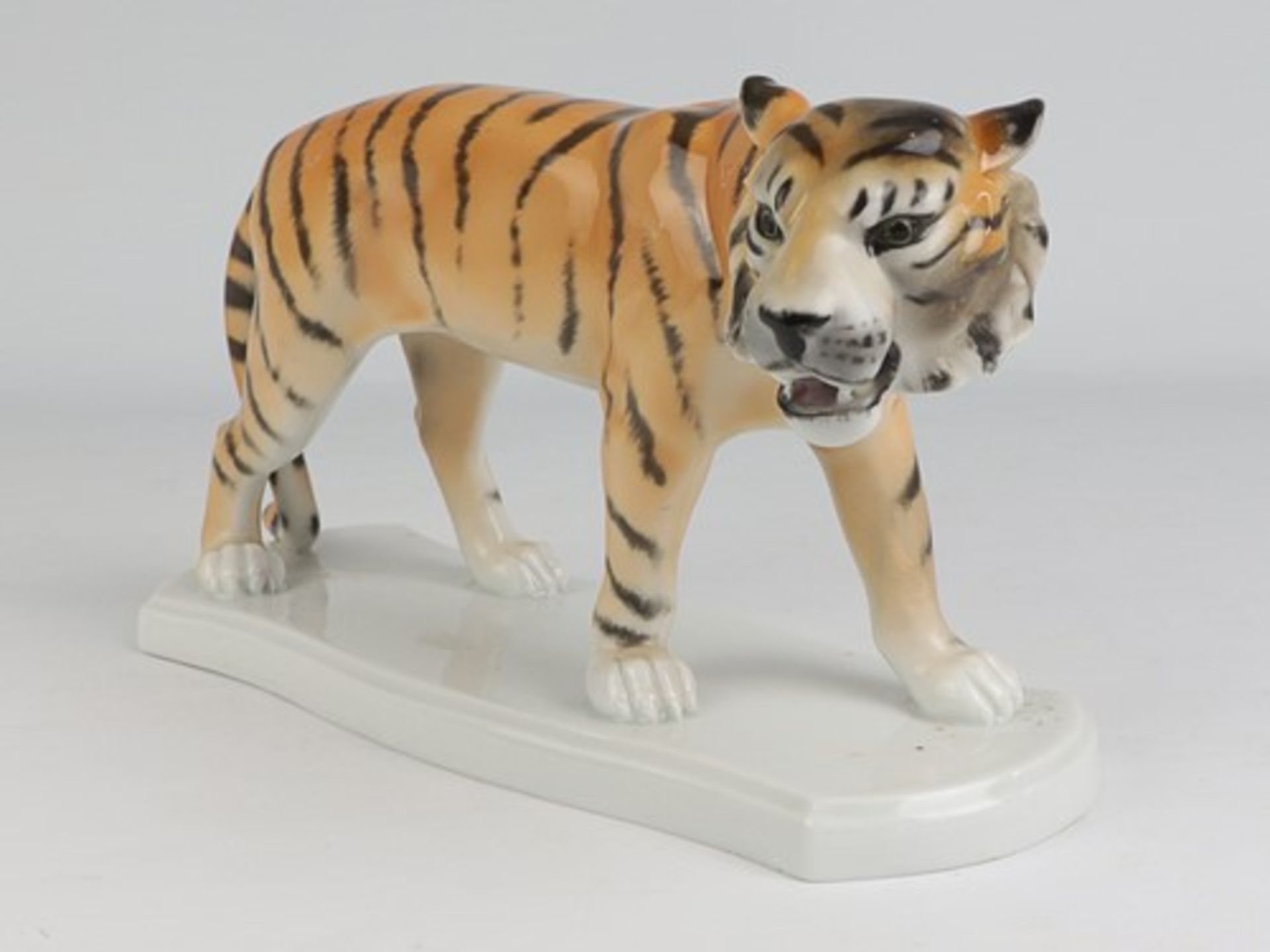 Fasold & Stauch - Figurgrüne Marke, Modellnr. 16328, geschwungener Stand, stehender Tiger, min. - Bild 2 aus 6