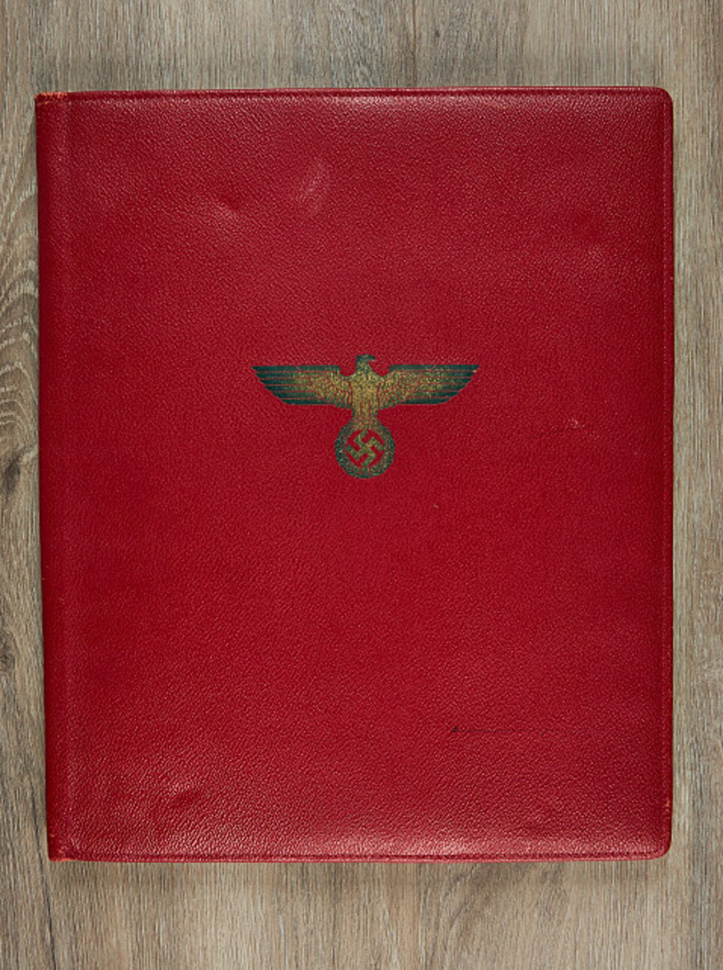 Deutsches Reich 1933 - 1945 - Zeitgeschichtliche Objekte : Große rote Leder-Schreibmappe, vermutlich