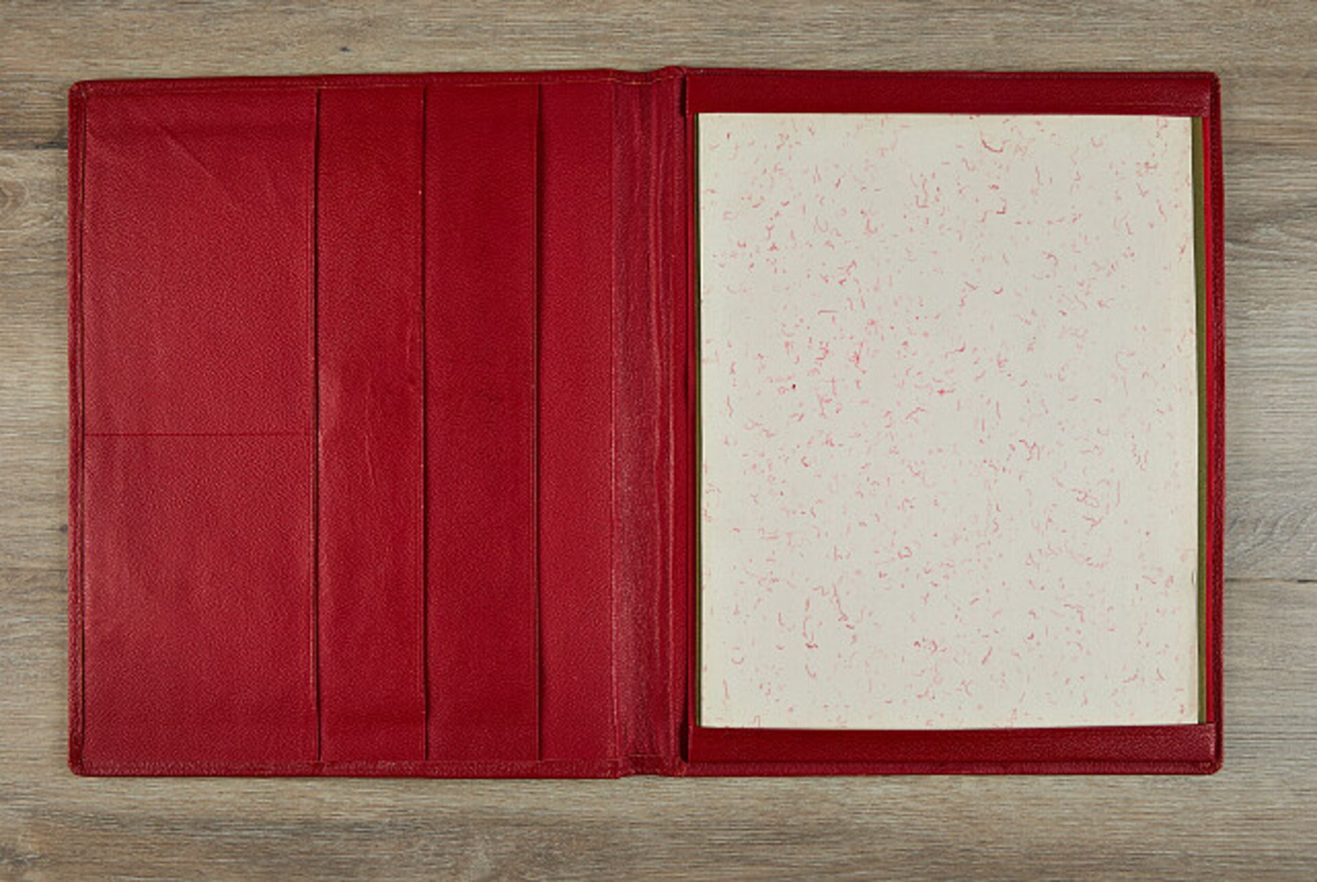 Deutsches Reich 1933 - 1945 - Zeitgeschichtliche Objekte : Große rote Leder-Schreibmappe, vermutlich - Bild 2 aus 2