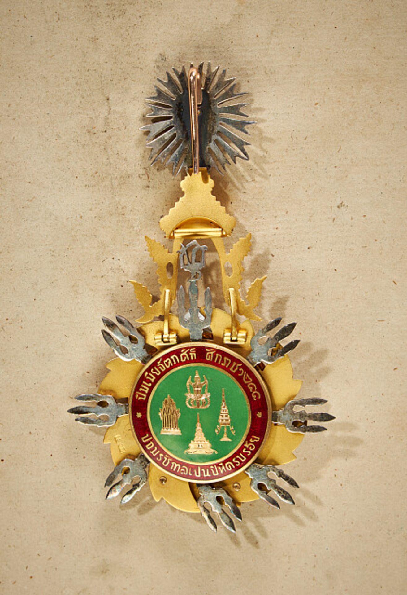 Ausländische Orden & Ehrenzeichen - Thailand : Vollständiger Ordenssatz, verliehen an - Bild 12 aus 21