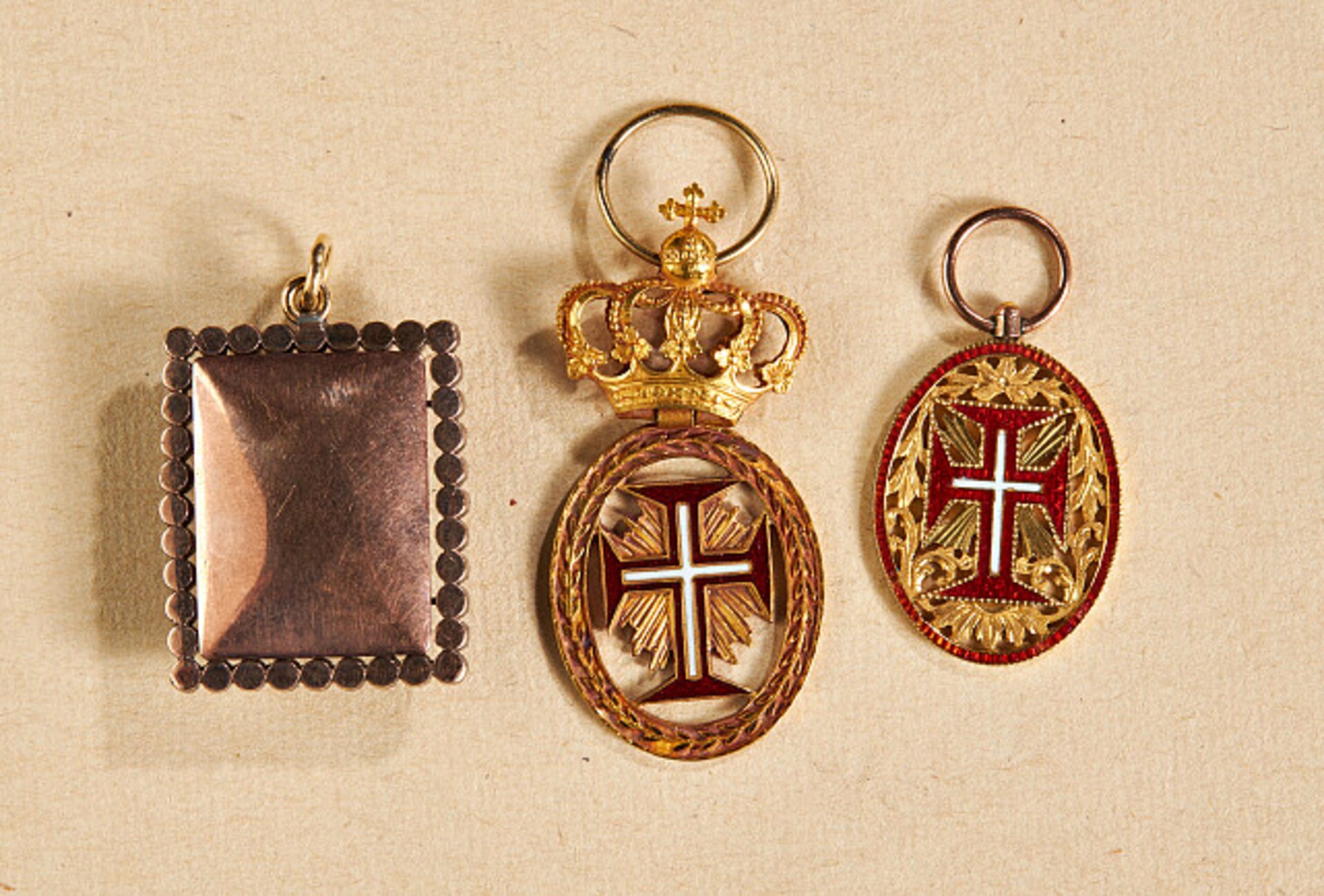 Ausländische Orden & Ehrenzeichen - Portugal : Christus Ordensdekoration mit Krone. - Bild 2 aus 2