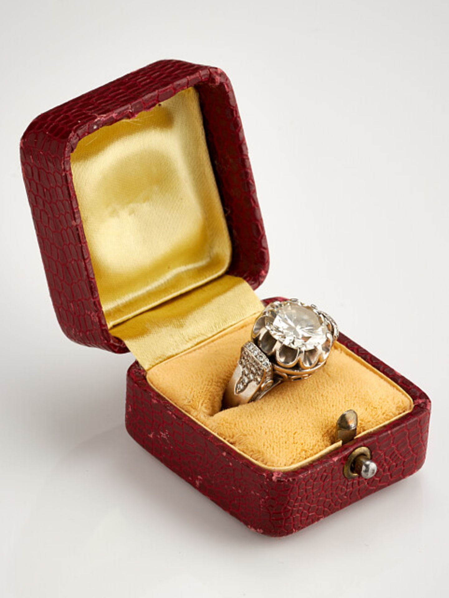 Deutsches Reich 1933 - 1945 - Schmuck und Juwelen : Diamond Solitaire Ring in the manner of Bo - Image 9 of 9