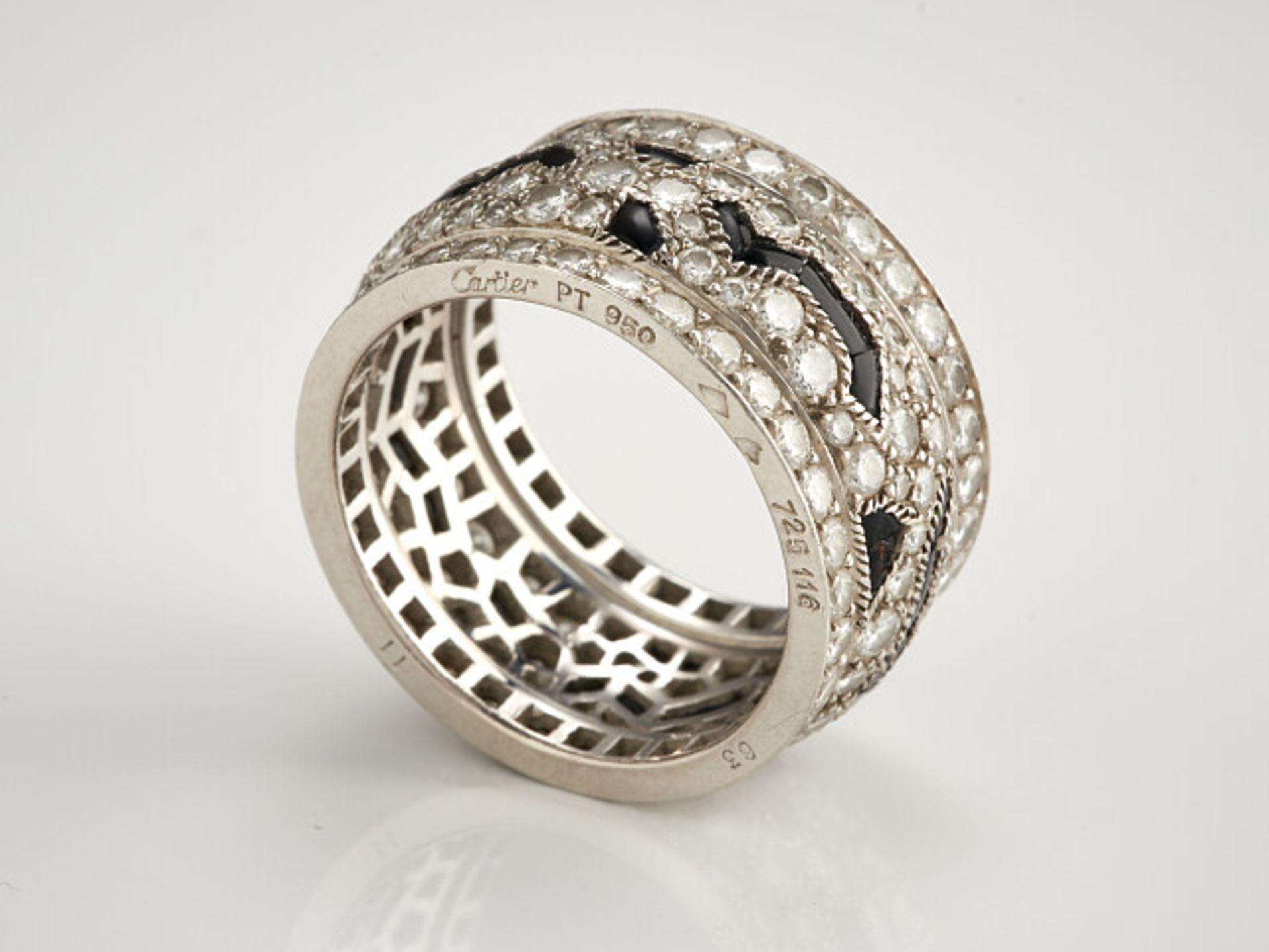 Deutsches Reich 1933 - 1945 - Schmuck und Juwelen : Diamant - Onyx Ring by Cartier.