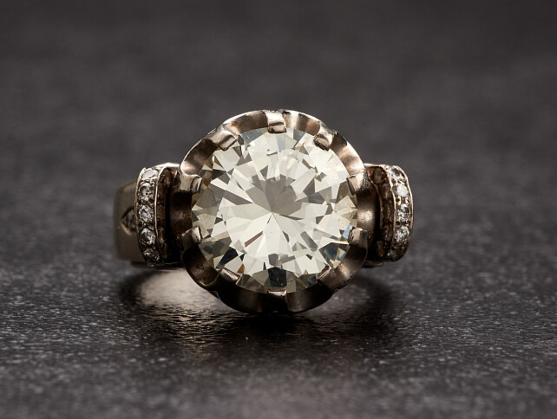 Deutsches Reich 1933 - 1945 - Schmuck und Juwelen : Diamond Solitaire Ring in the manner of Bo - Image 4 of 9