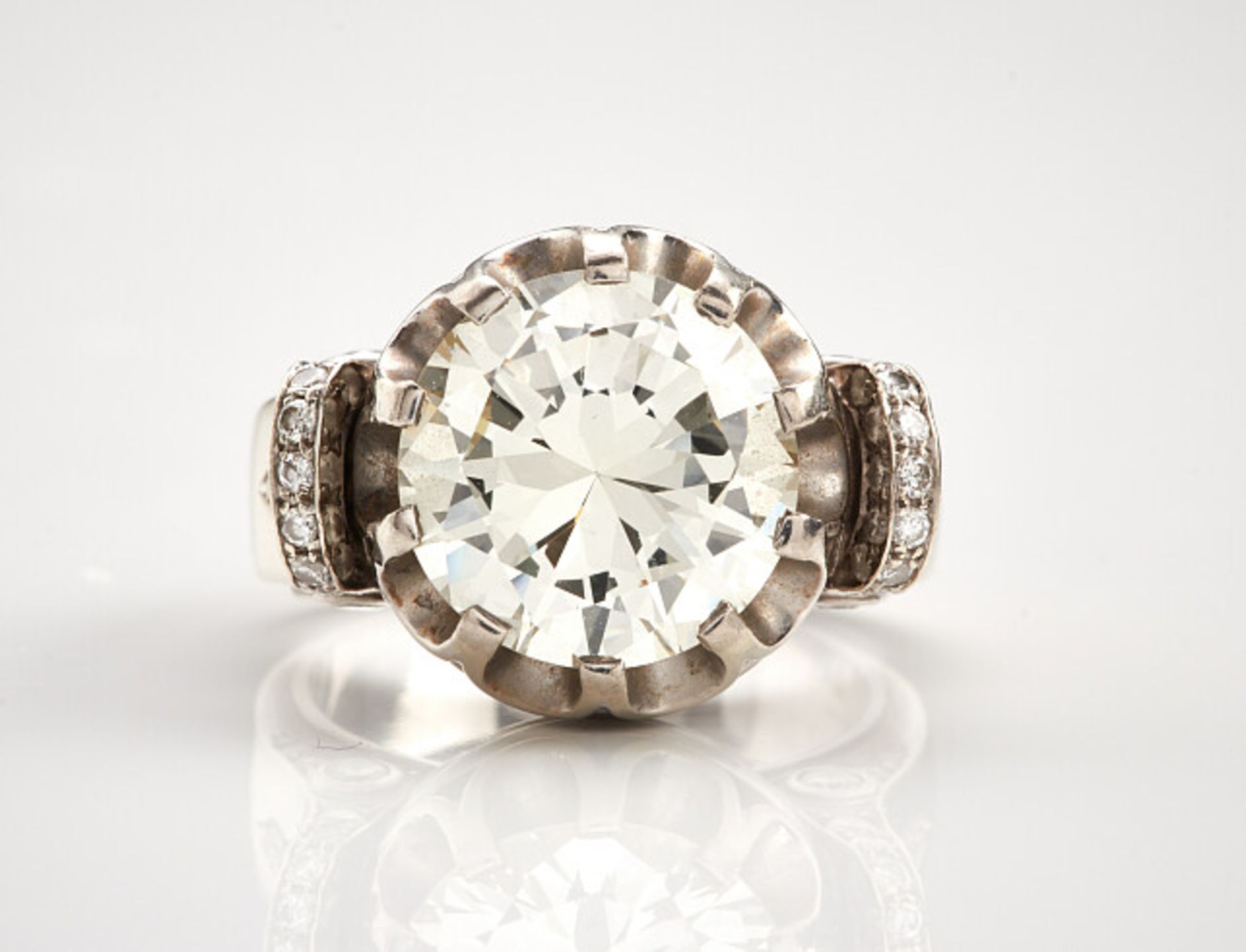 Deutsches Reich 1933 - 1945 - Schmuck und Juwelen : Diamond Solitaire Ring in the manner of Bo