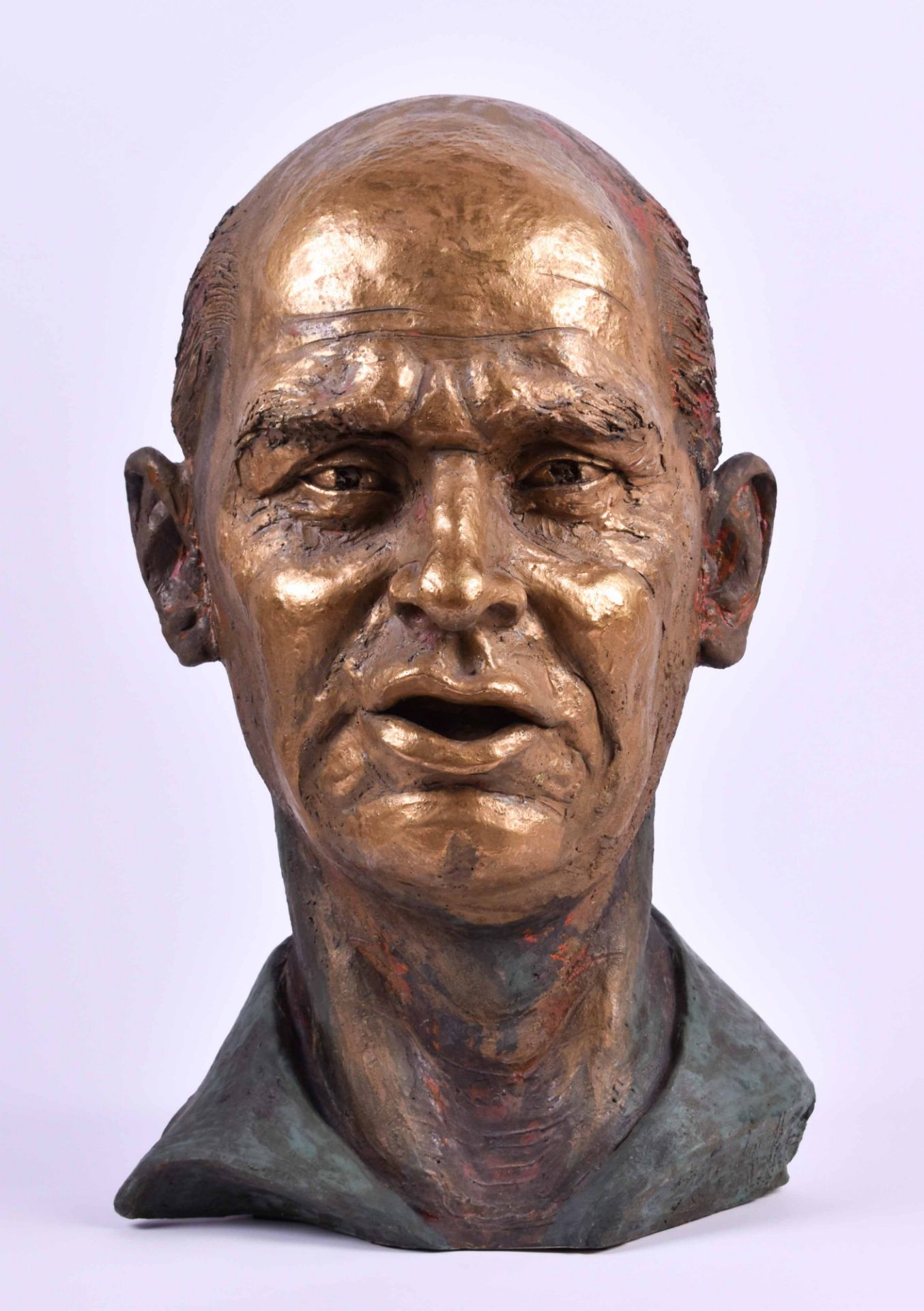 Anni JUNG (1938)"Mens portrait head"sculpture ceramic, colored and gold-plated, height: 53 cm,signed