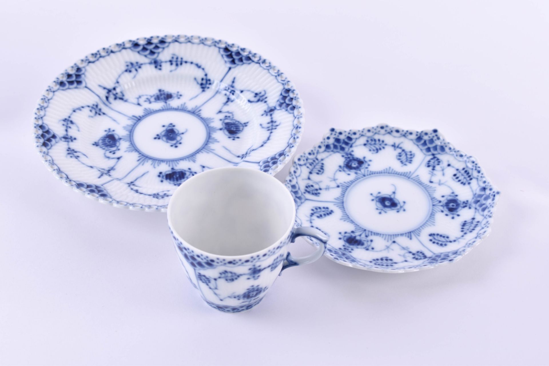 A group of Royal Copenhagen4 pieces, in the typical blue and white painting mocha set and - Bild 5 aus 6