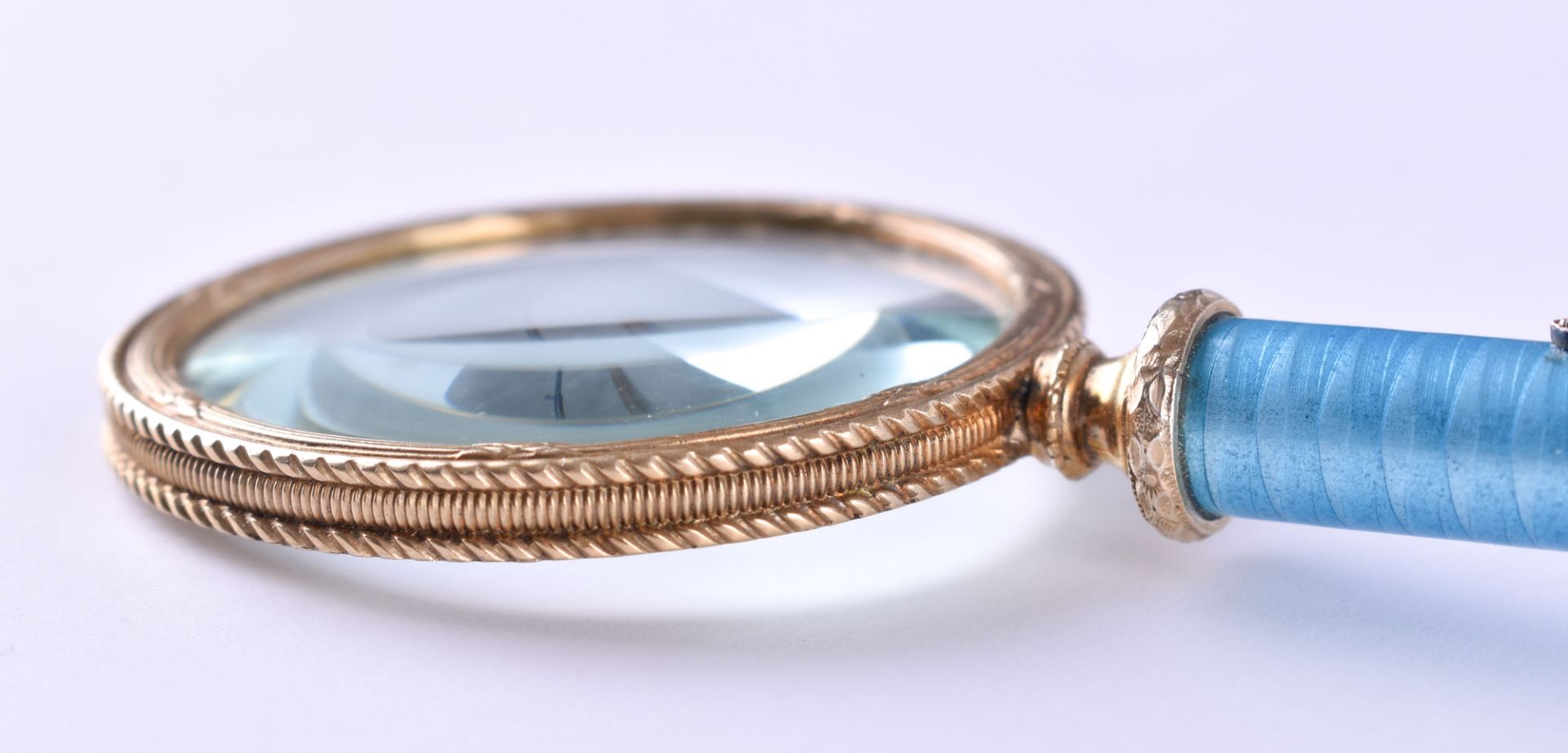 Magnifying glass Russiasilver gilded, handle with blue guilloche enamel and set with small diamond - Bild 4 aus 5