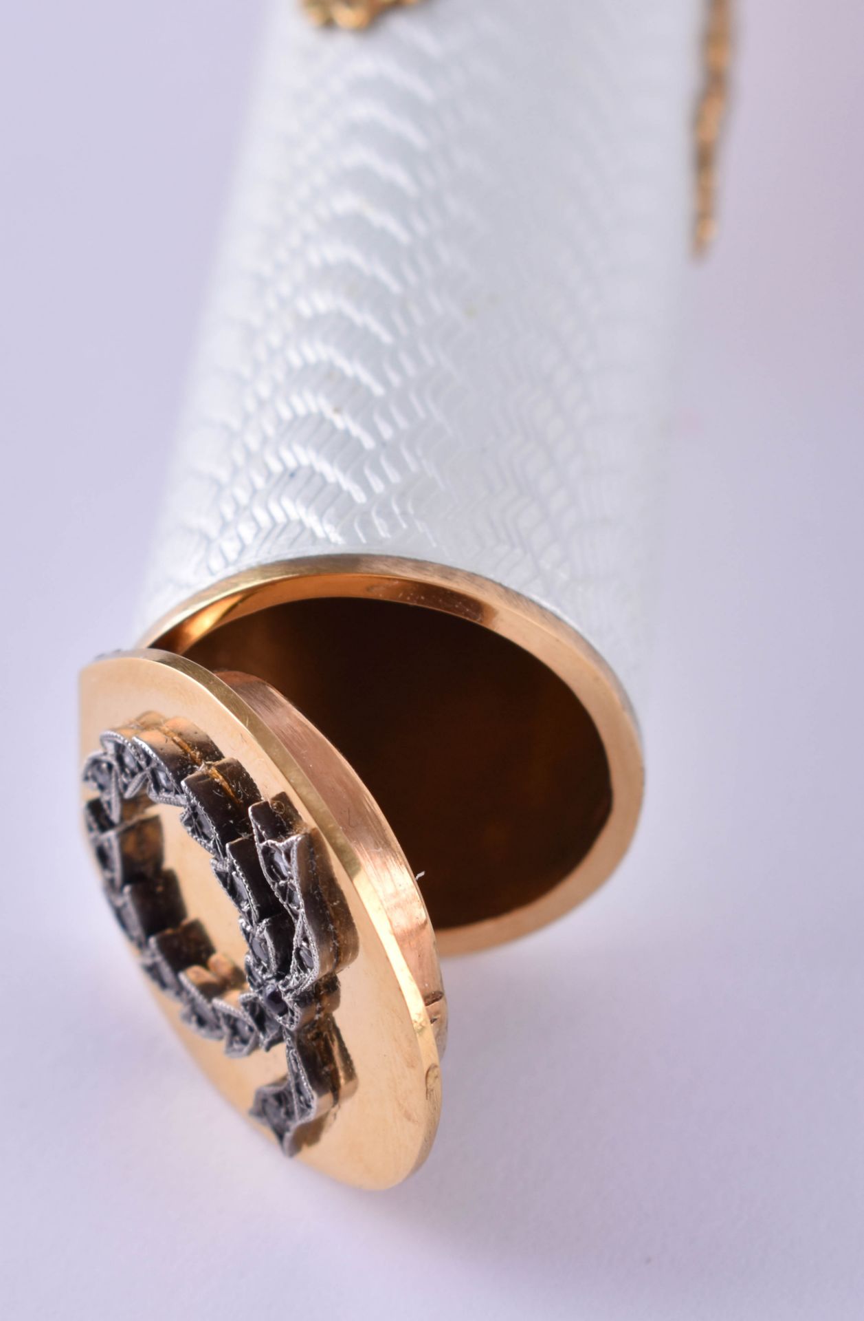 Cigar etui Russiasilver 88 Zolotnik gold-plated, white guilloche enamel, set with small diamond - Bild 3 aus 7
