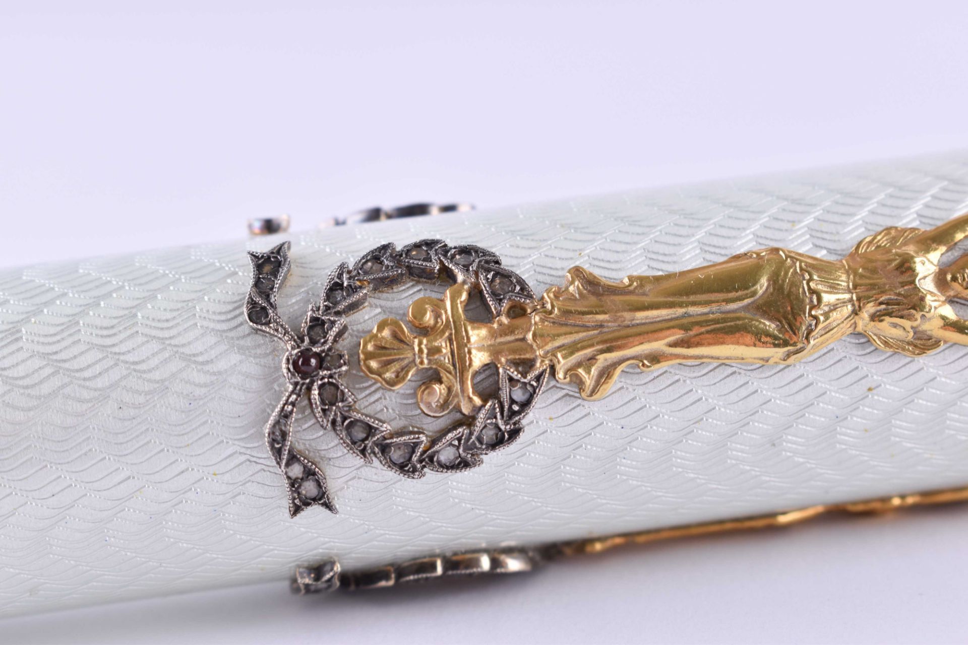 Cigar etui Russiasilver 88 Zolotnik gold-plated, white guilloche enamel, set with small diamond - Bild 2 aus 7