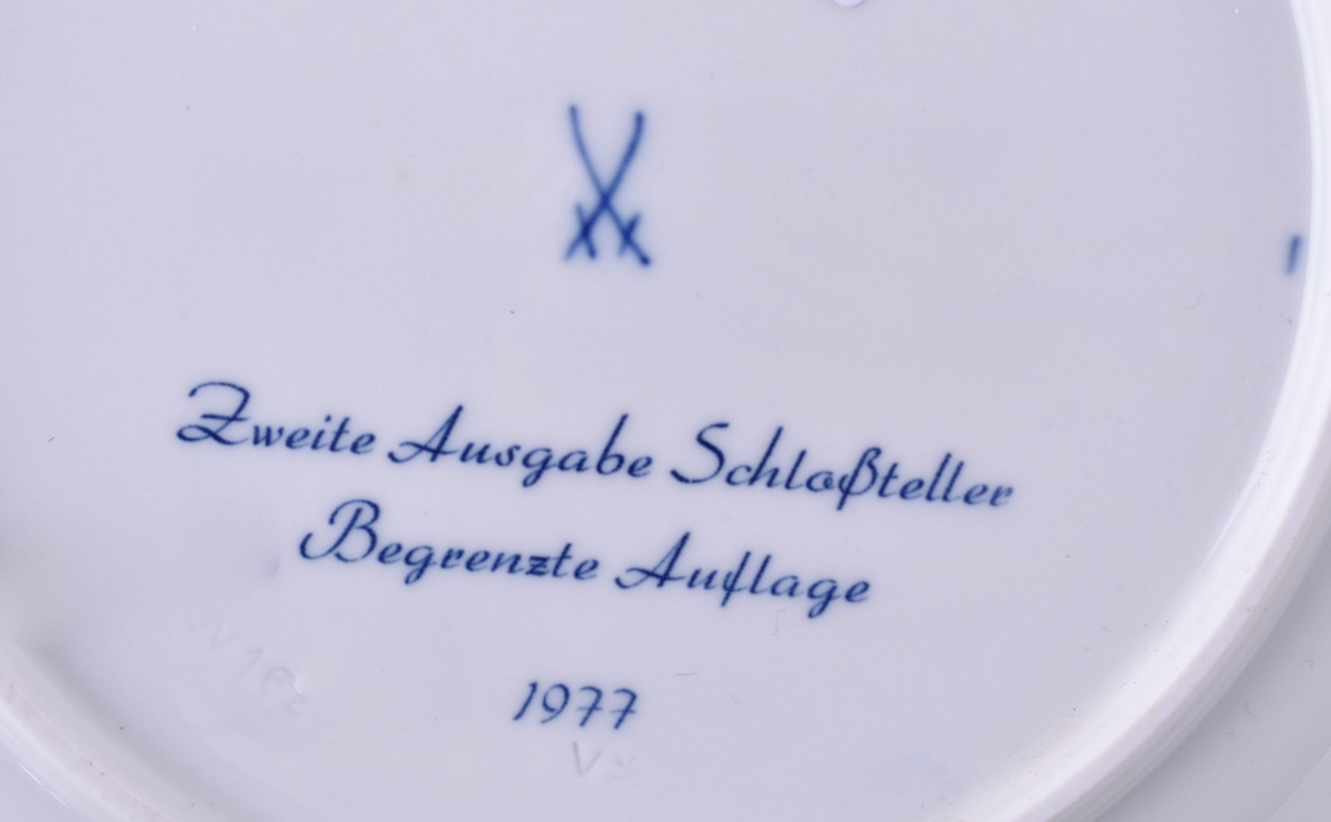 6 wall plates Meißen 1977 - 1983with different motifs, 5x Ø 18 cm, 1x Ø 19 cm, all with suspension - Bild 7 aus 7