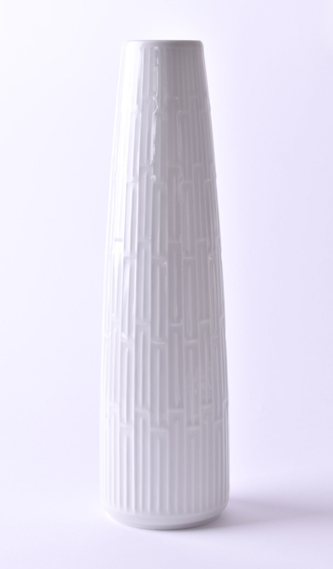 Vase Meissenwhite porcelain, blue swords mark, 1st choice, height: approx. 32.5 cmVase