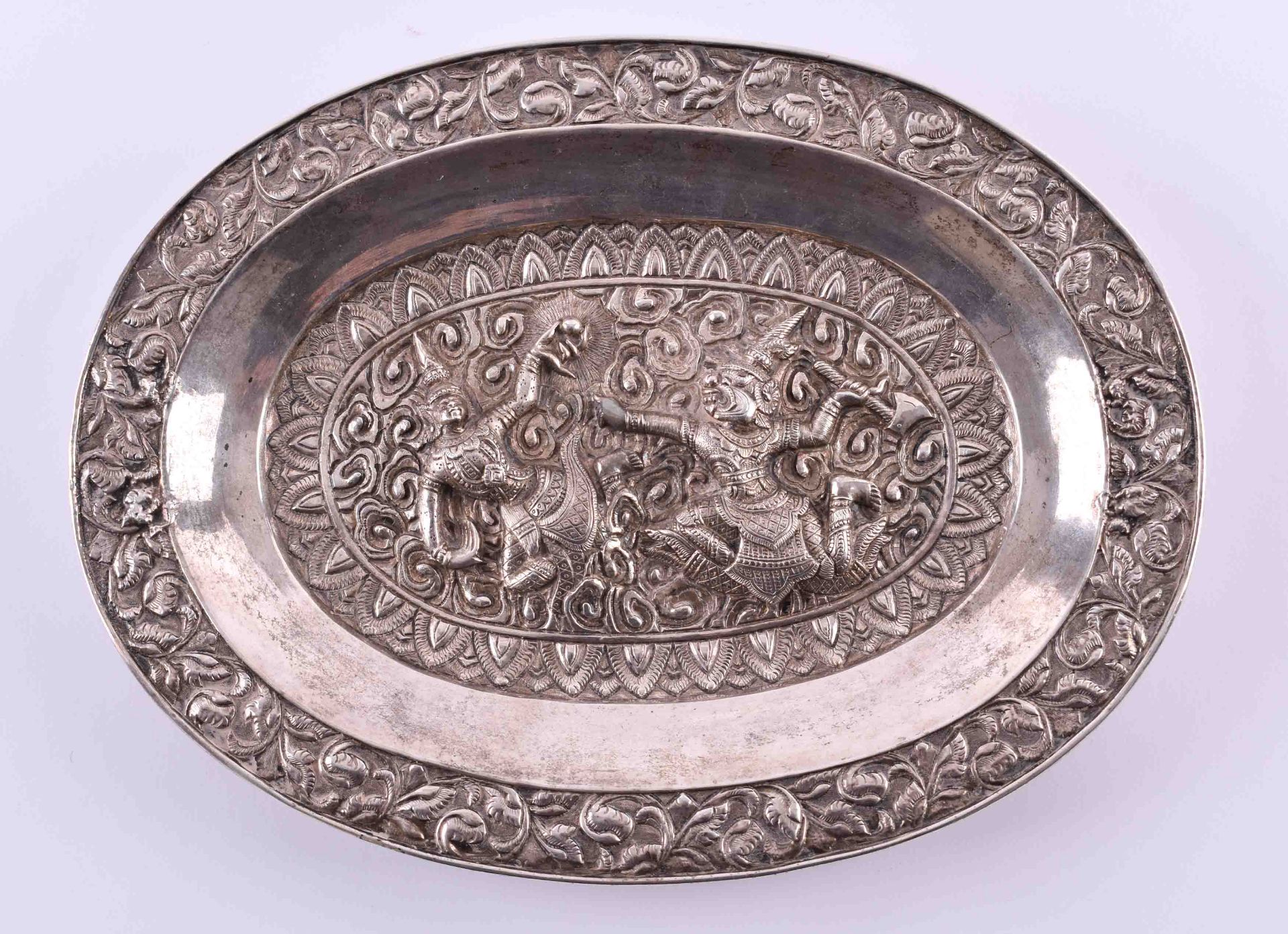 Balinese silver bowlsilver bowl with mythological scene, dimensions: 22 cm x 16.5 cm x 2.5 cm, raw