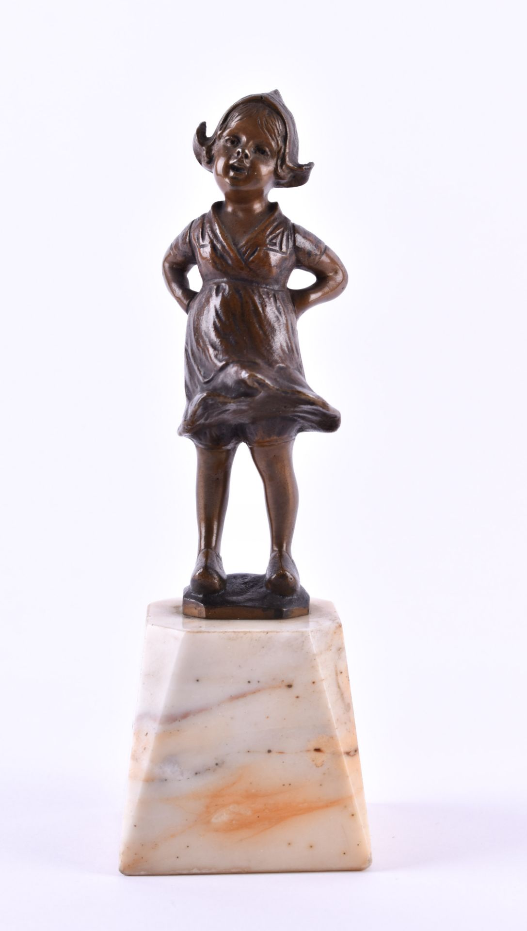 Franz IFFLAND (1862-1935)"Dutch girl"sculpture bronze on marble base, signed Iffland on the