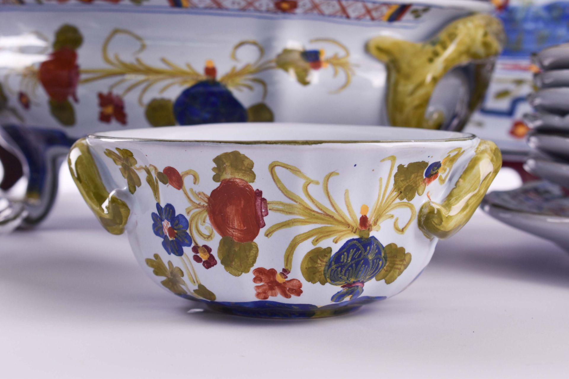 A group of majolica CACF Faenza, Italy20 pieces, Dining service, Garofano decor, including: 1 lid - Image 5 of 7