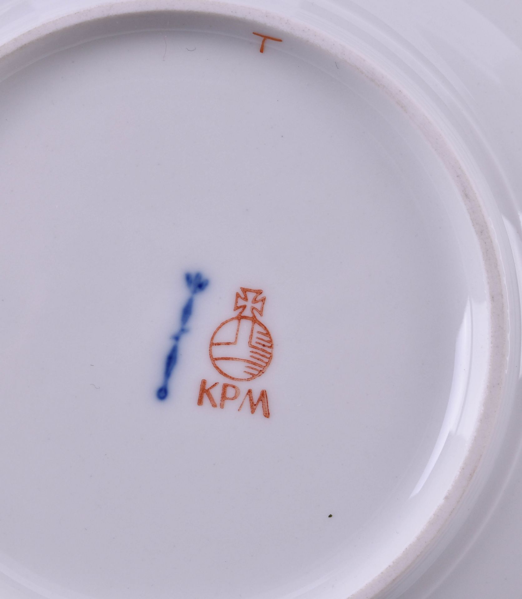 Bowl KPM Berlinwith polychrome flower painting and gold rim, blue scepter mark, red orb mark, 1st - Bild 5 aus 5