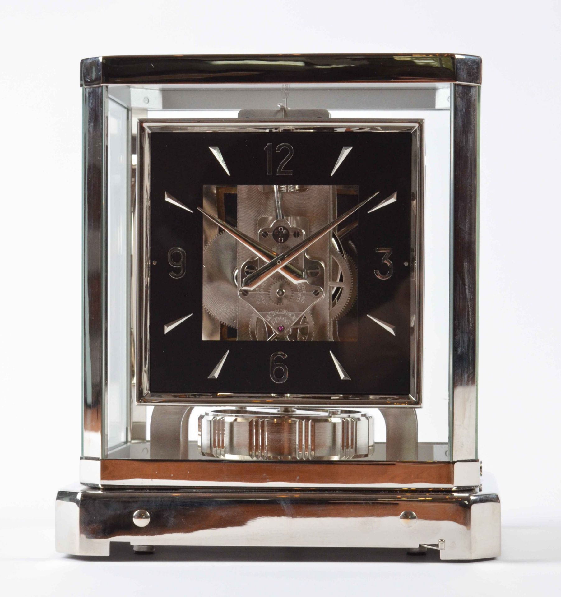 Jaeger Le Coultre ATMOS III, approx. 1957All-round glazed chrome-nickel case, with glass case, - Image 2 of 4