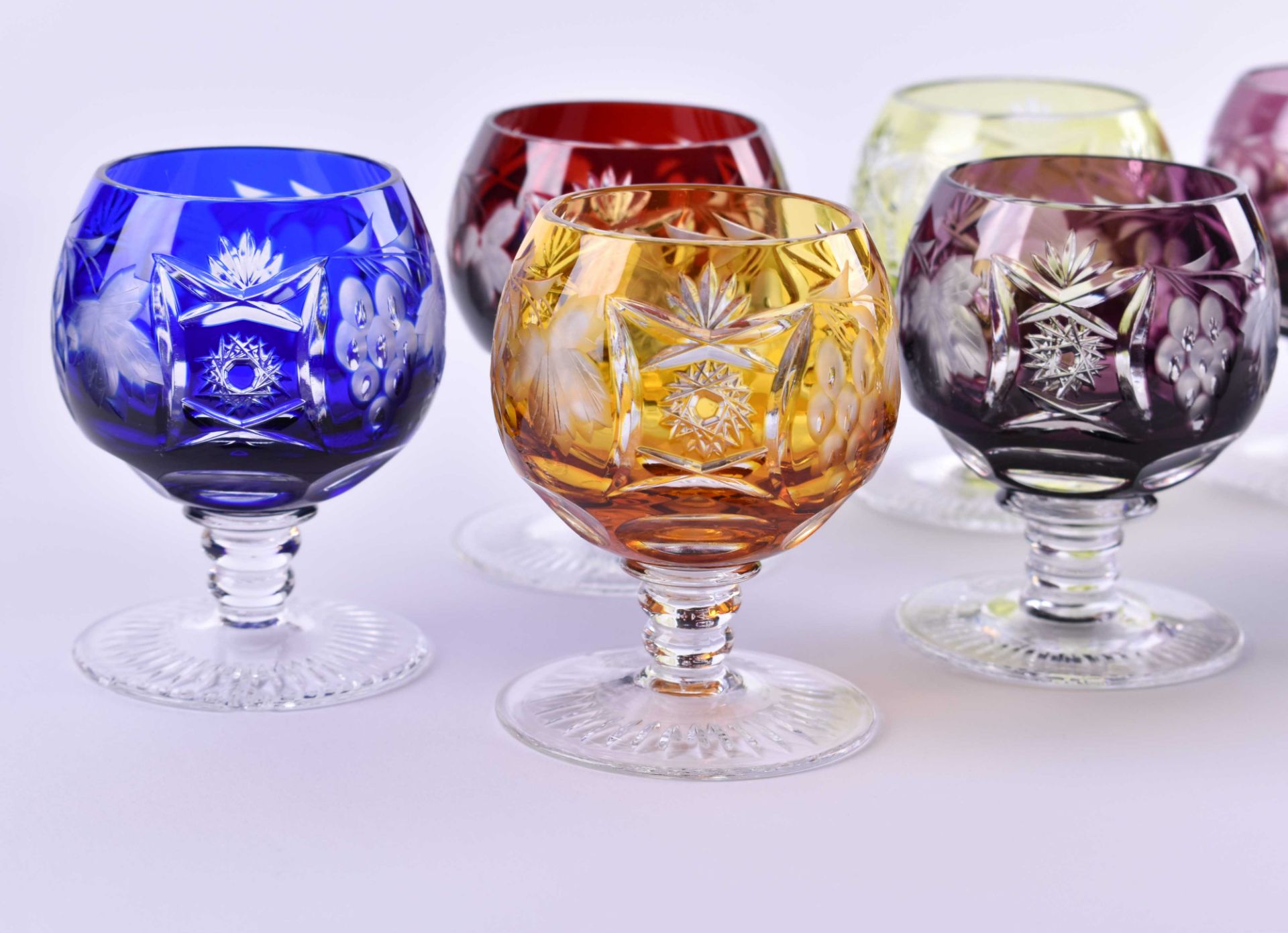 A group of römer (wine glasses)9 little römer, cut glass, different colors, height: 8 cmKonvolut - Bild 2 aus 3