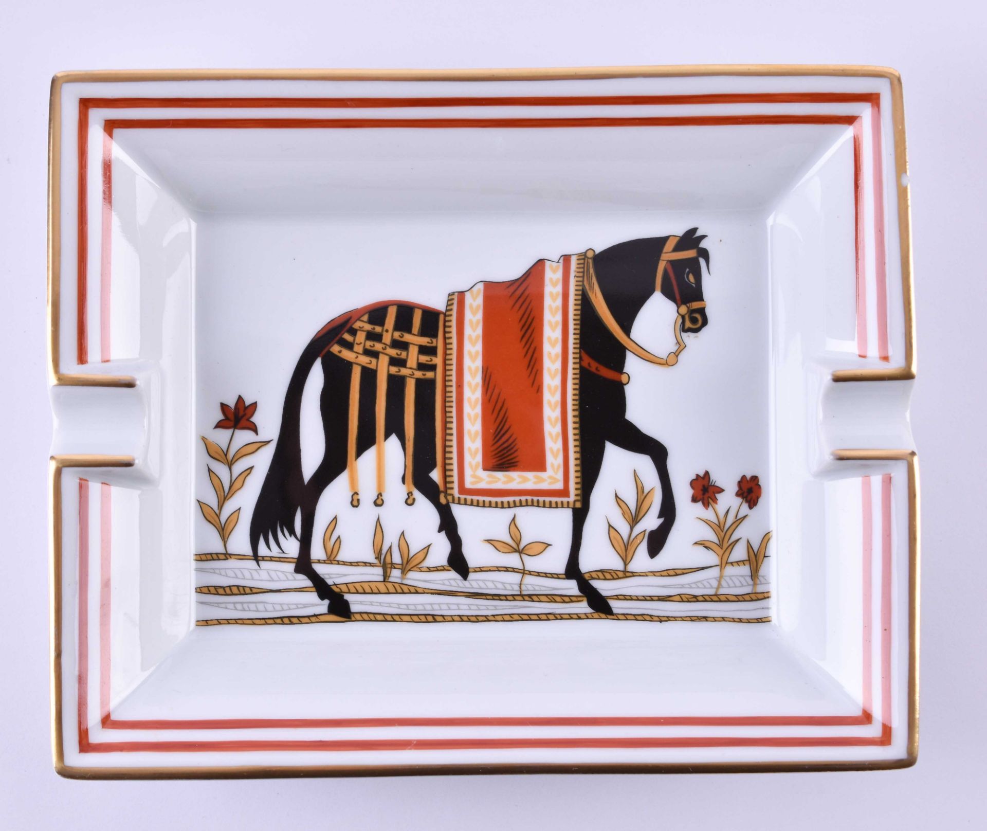 Ashtray Hermèscolored and gold, small chip in the gold rim, decor with horse, 20 cm x16
