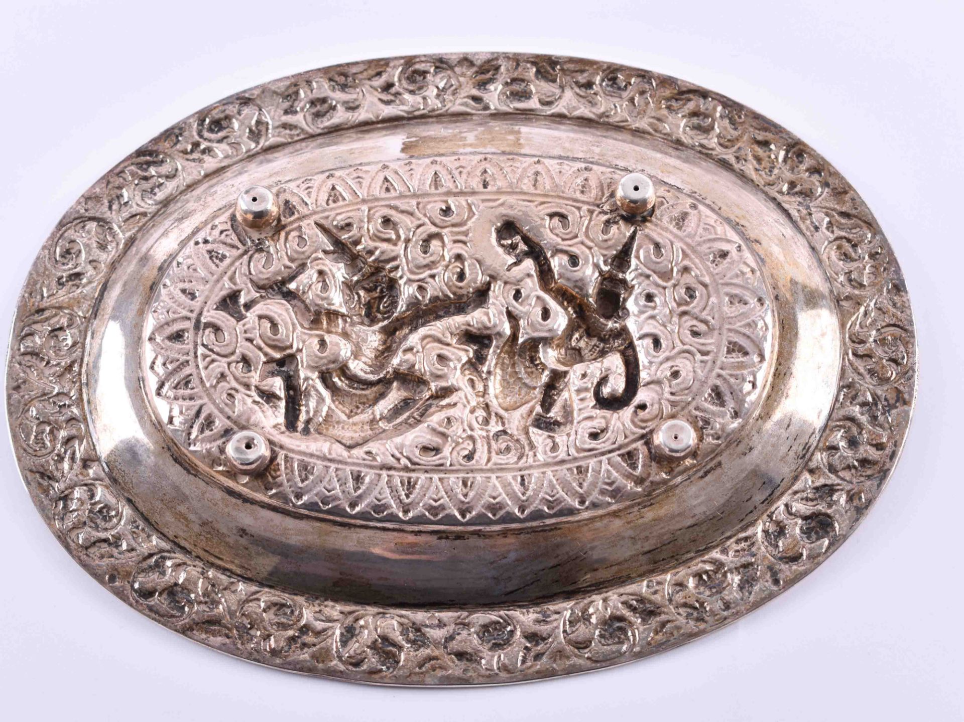 Balinese silver bowlsilver bowl with mythological scene, dimensions: 22 cm x 16.5 cm x 2.5 cm, raw - Bild 4 aus 4