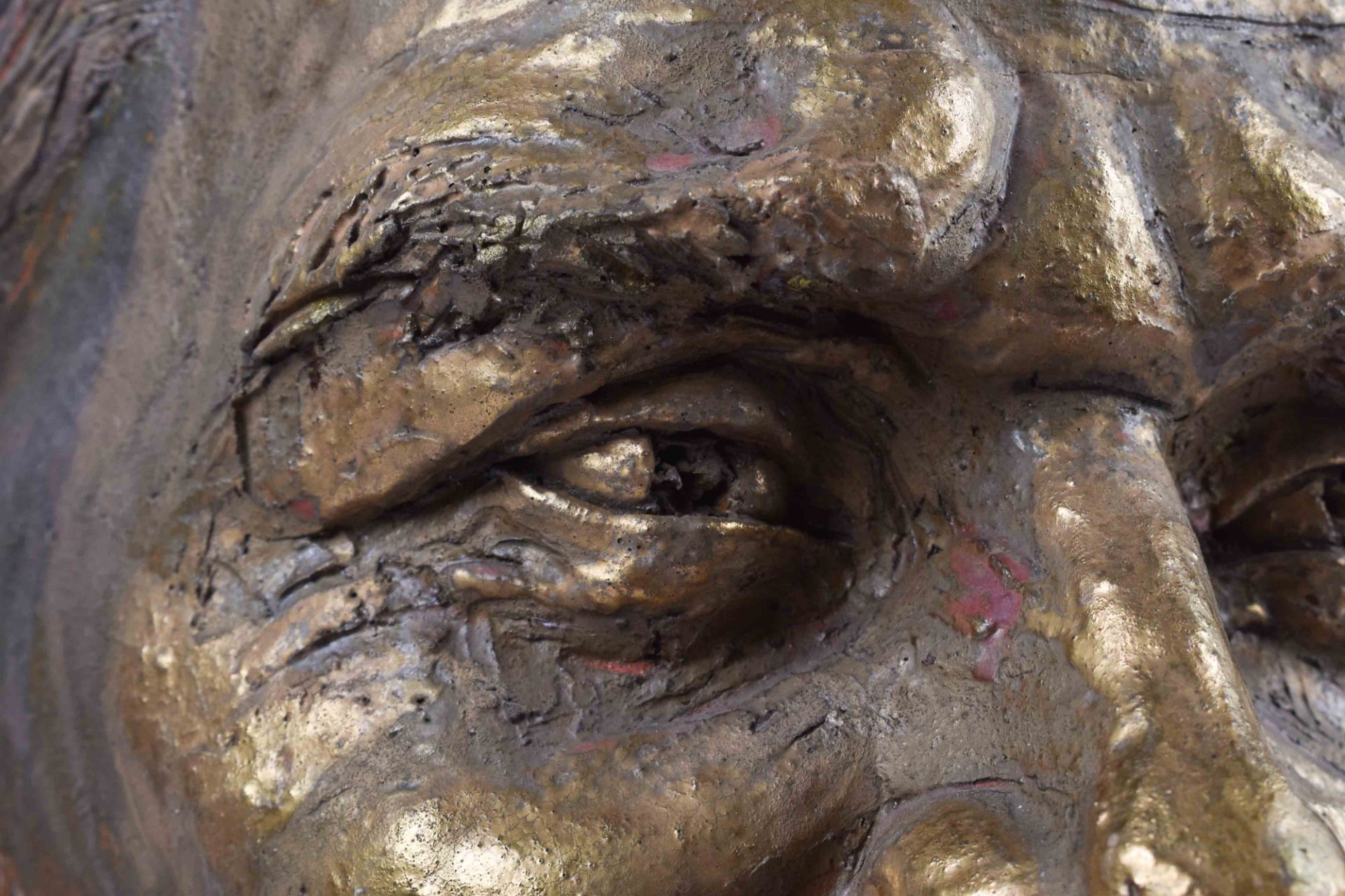 Anni JUNG (1938)"Mens portrait head"sculpture ceramic, colored and gold-plated, height: 53 cm,signed - Bild 5 aus 6