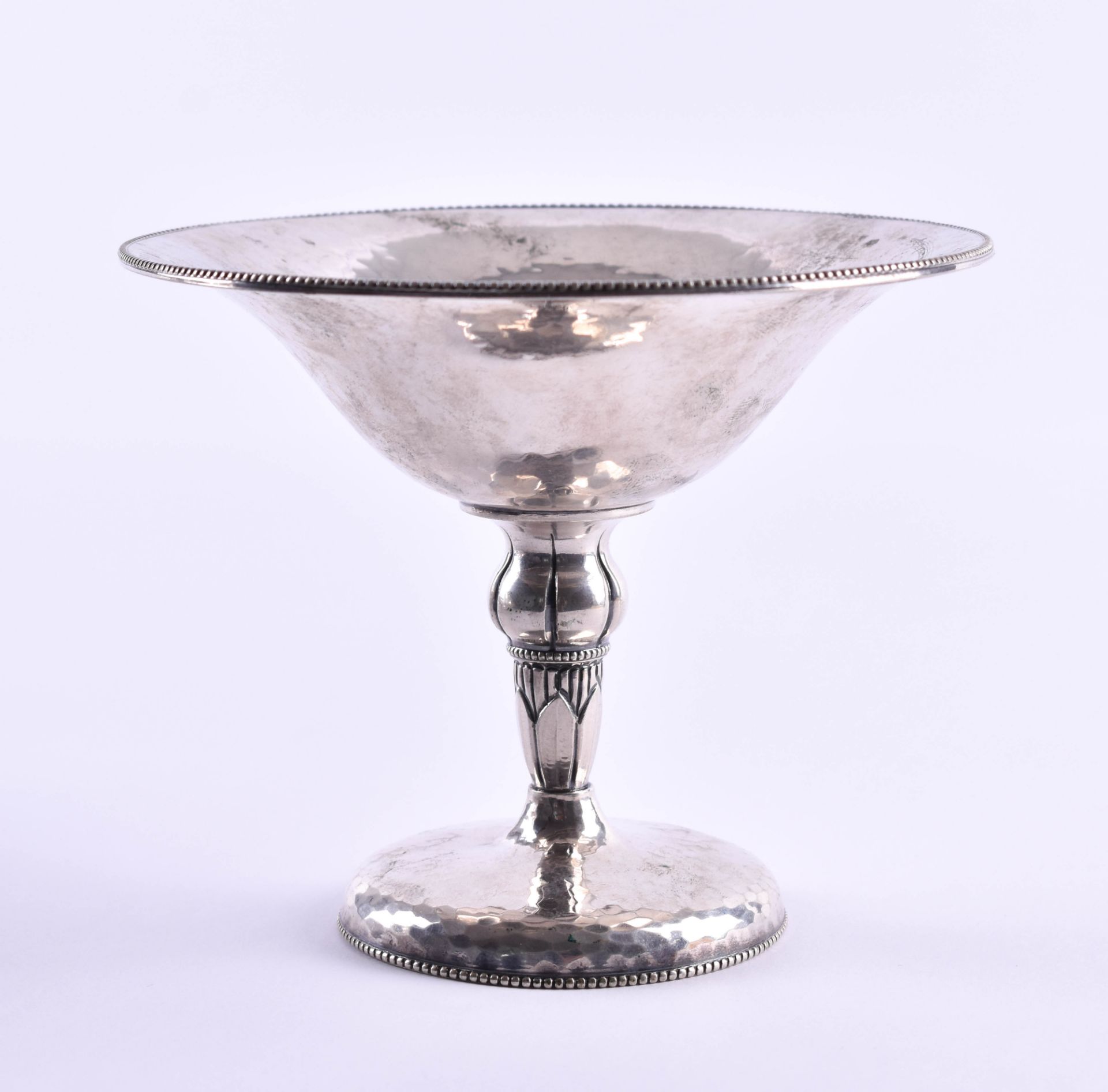 Ice bowlsilver, hallmarked 800, height: 10 cm, width: 12.5 cm, total weight: 108 gEiscopperSilber,