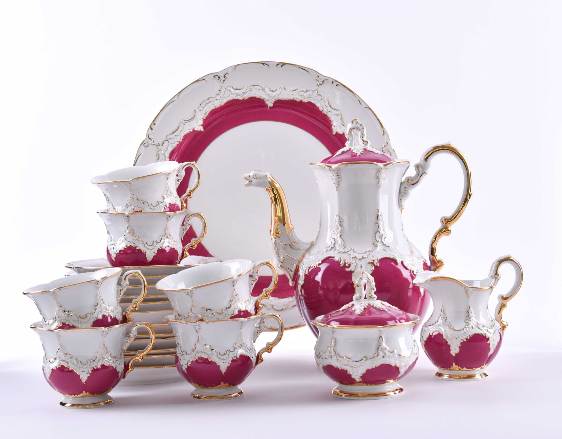 Coffee service Meissen baroque, 20th century22 pieces, Model B-shape, richly gilded, designed by