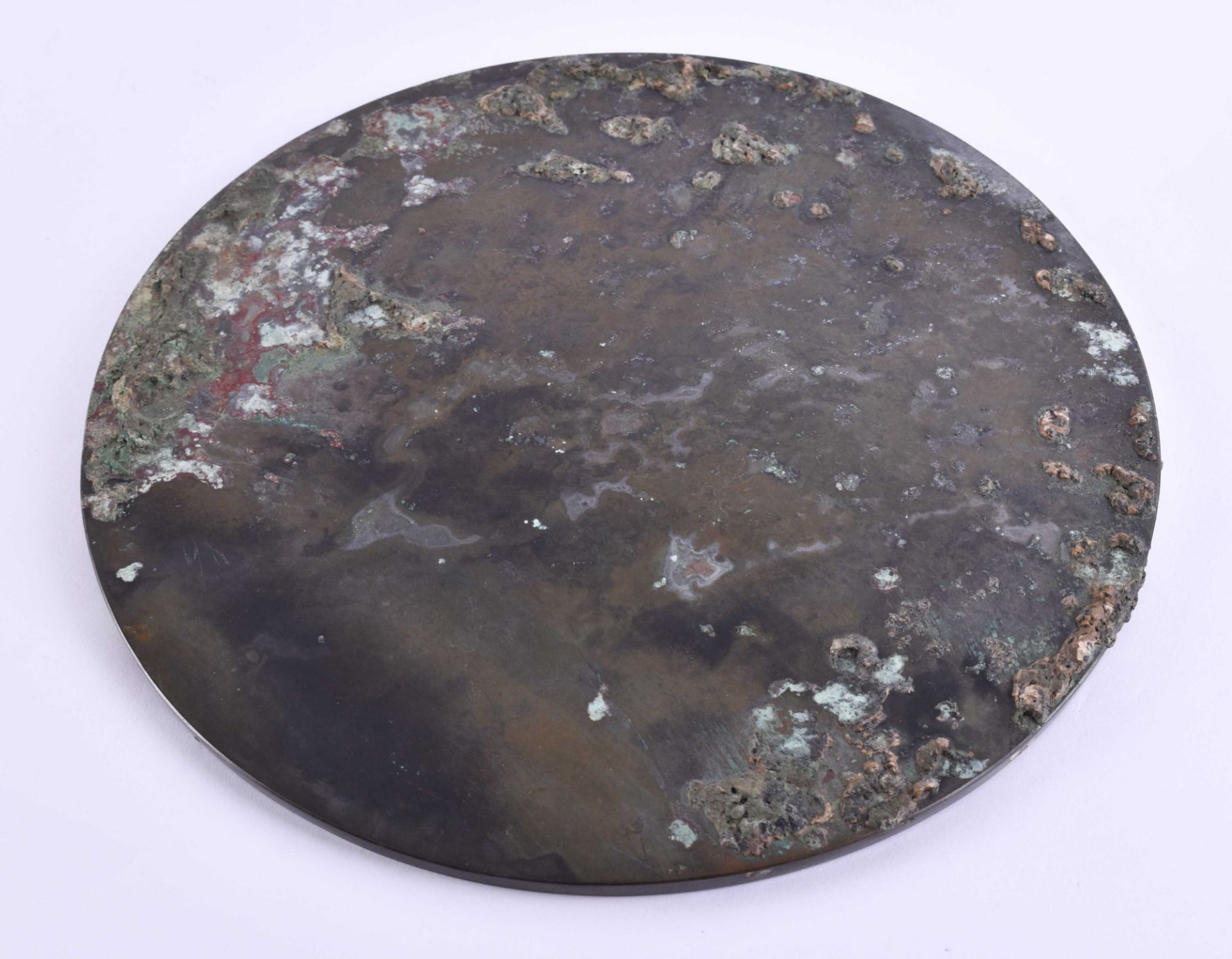 Bronze mirror China probably Tang dynastyon the front side with relief decor, Ø 20.5 cm, weight - Bild 5 aus 5