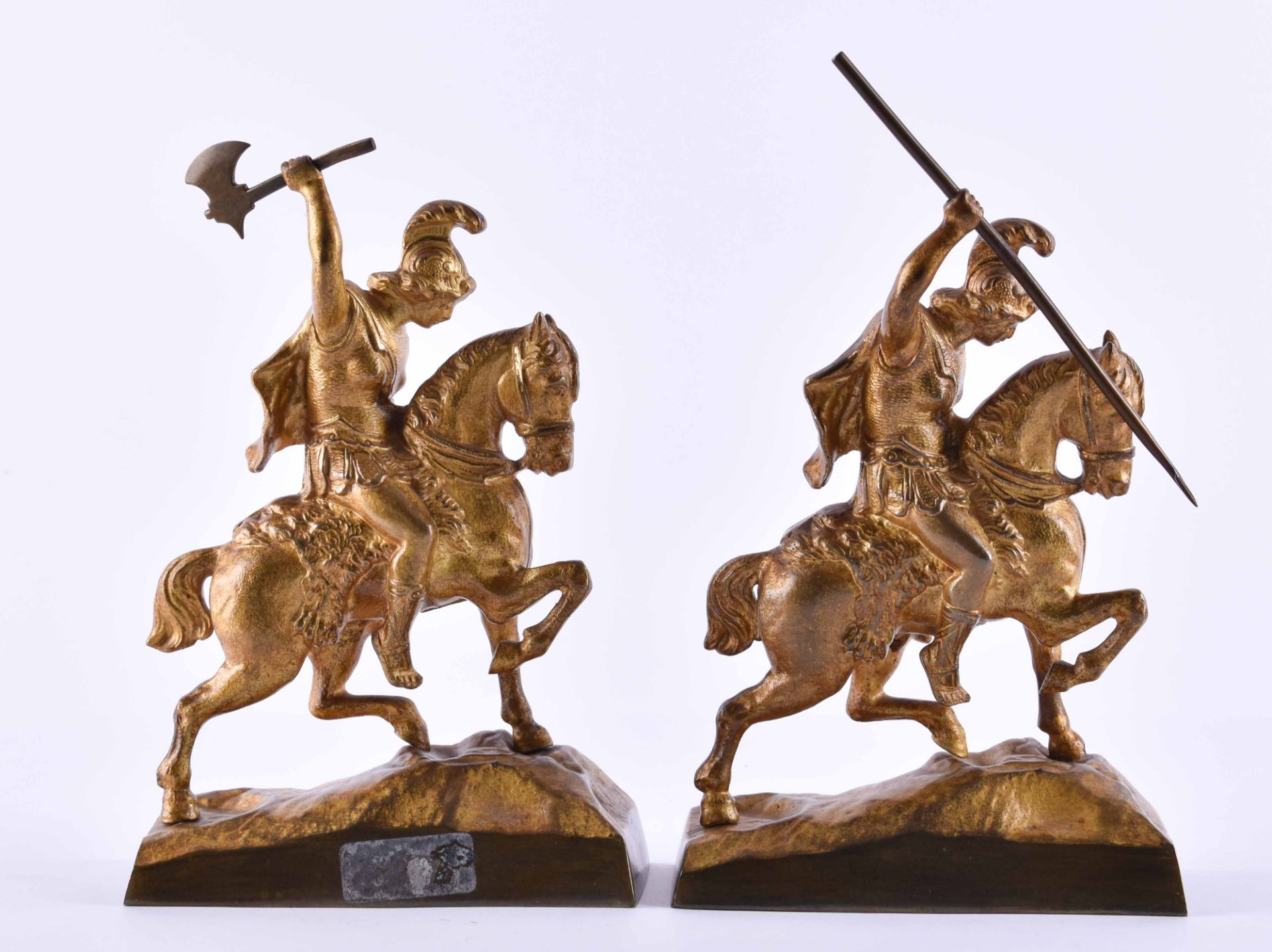 Pair of bookends 19th centuryfire-gilt bronze, height: approx. 19 cm eachPaar Buchstützen 19. Jhd. - Bild 2 aus 4