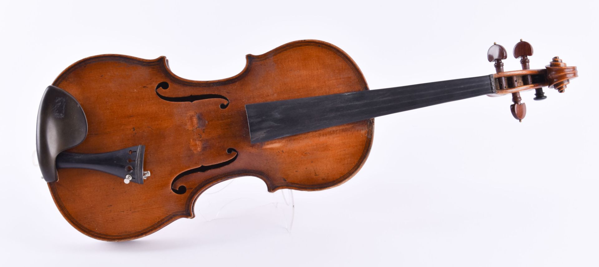 Baroque violinvery good wood and very well varnished, body in original condition, there is lacquer